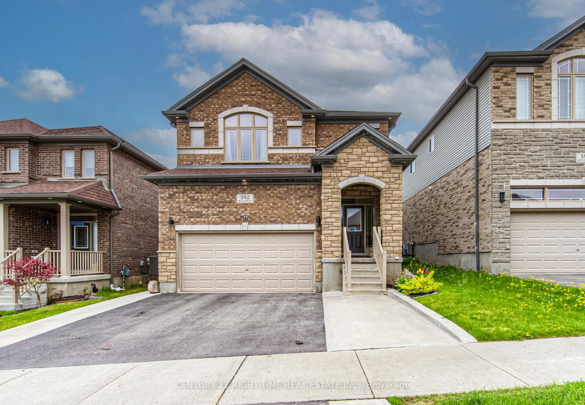 Photo 1 of 382 Beechdrops Drive, Waterloo, Vista Hills — HOMEH