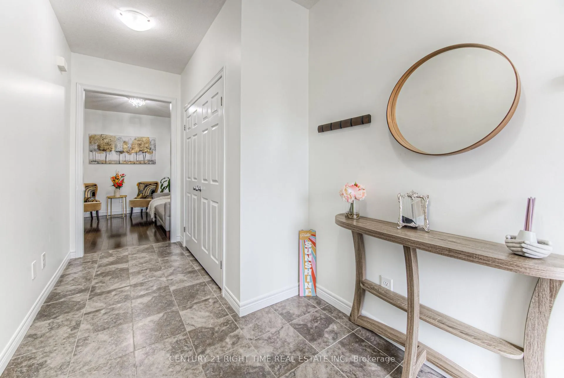 Photo 4 of 382 Beechdrops Drive, Waterloo, Vista Hills — HOMEH