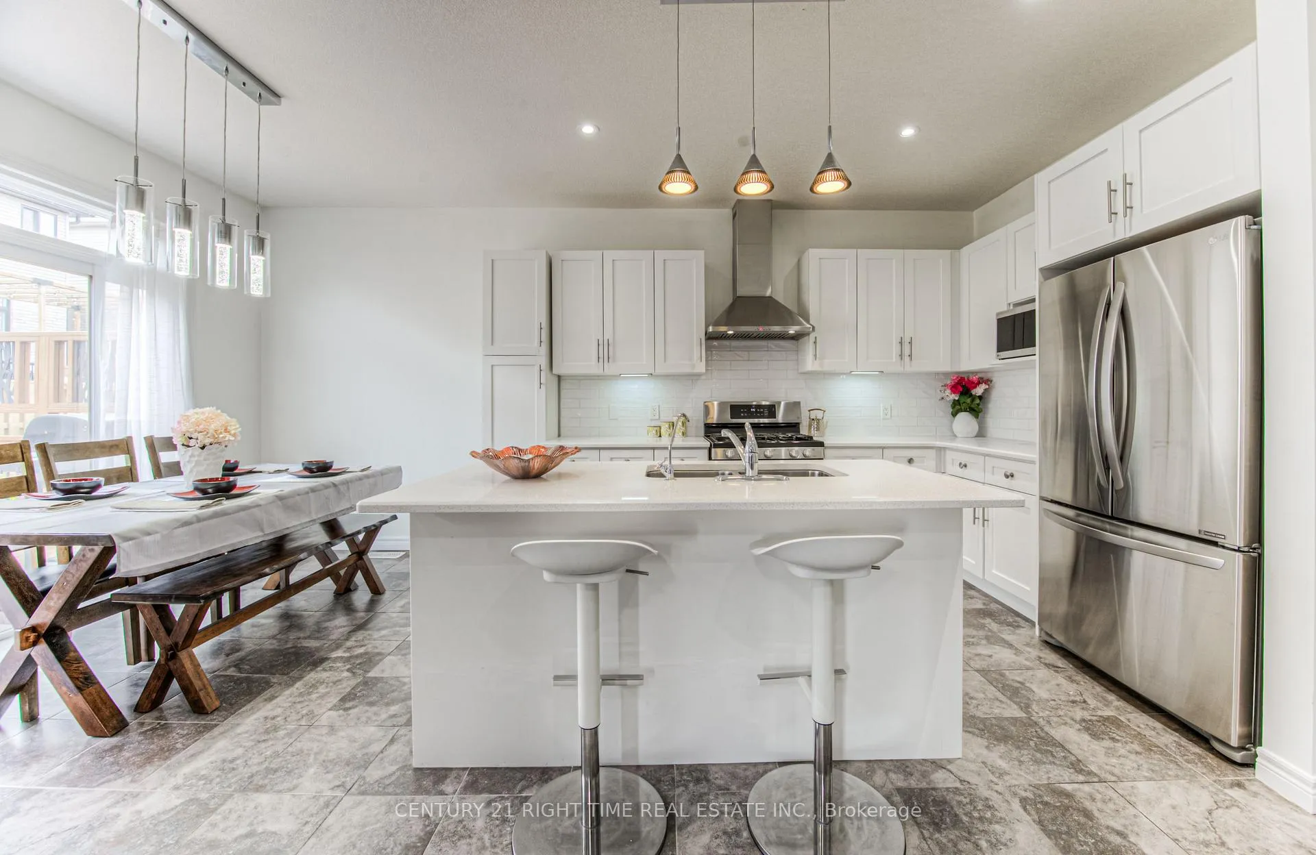 Photo 10 of 382 Beechdrops Drive, Waterloo, Vista Hills — HOMEH
