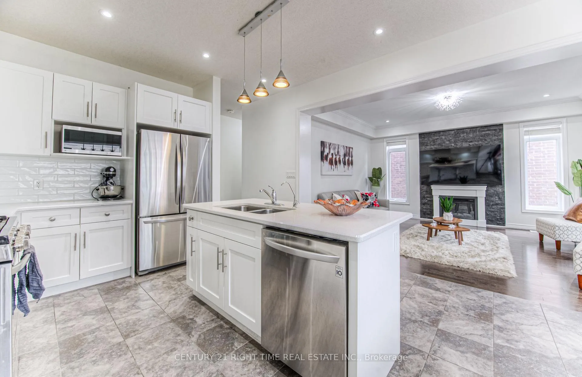 Photo 12 of 382 Beechdrops Drive, Waterloo, Vista Hills — HOMEH