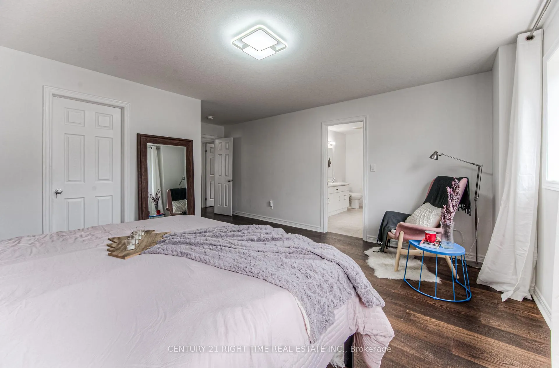 Photo 19 of 382 Beechdrops Drive, Waterloo, Vista Hills — HOMEH