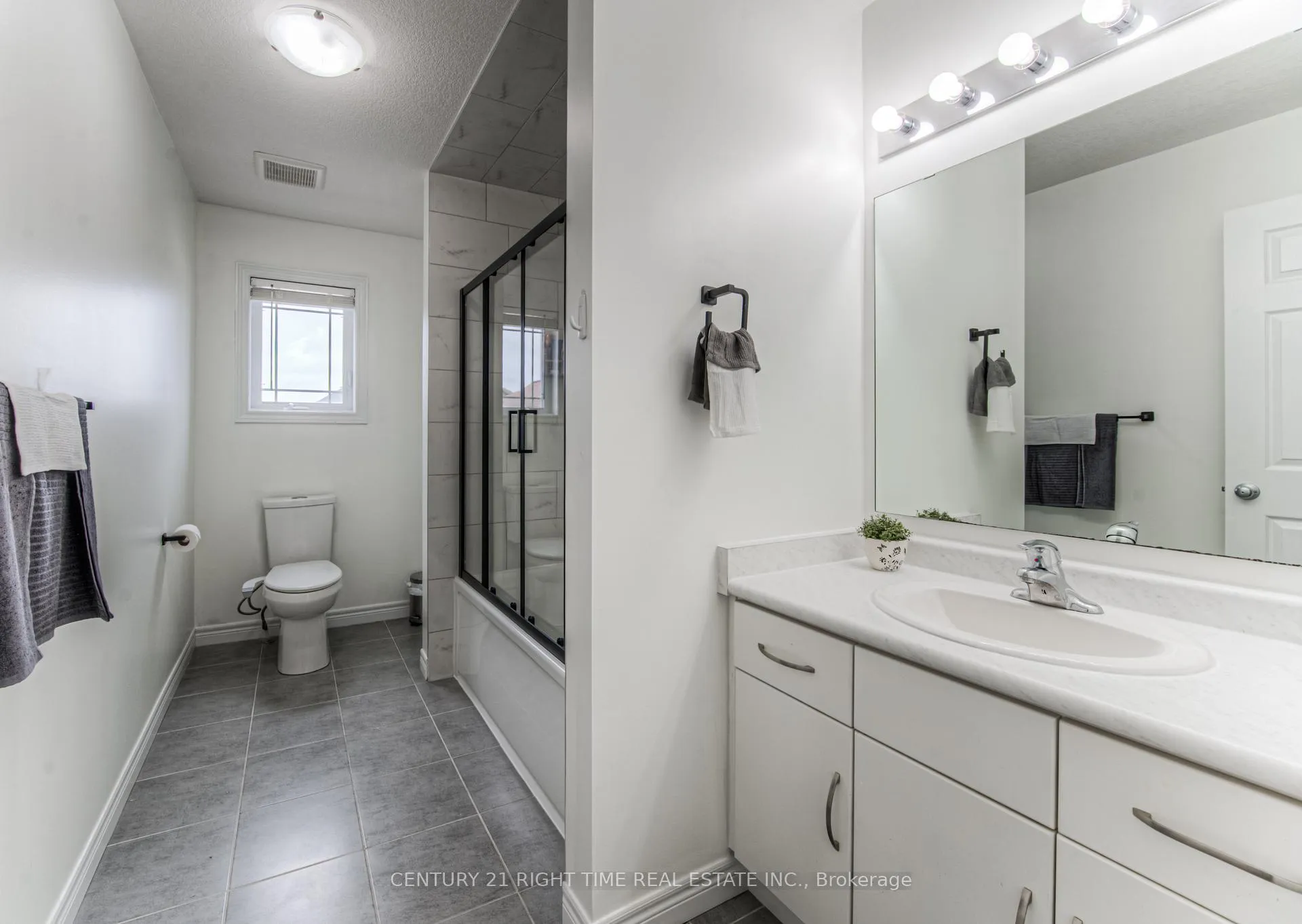 Photo 27 of 382 Beechdrops Drive, Waterloo, Vista Hills — HOMEH
