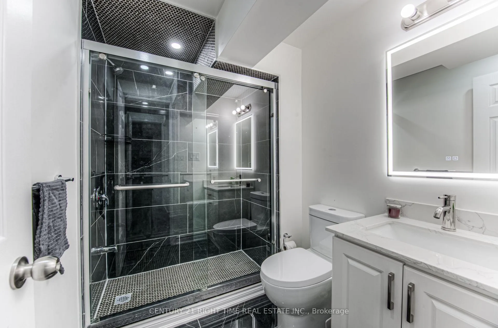 Photo 36 of 382 Beechdrops Drive, Waterloo, Vista Hills — HOMEH