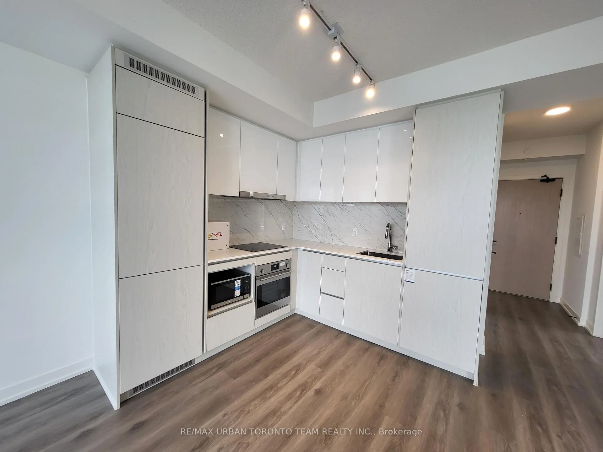 Photo 5 of Unit 3905, 28 Interchange Way, Vaughan, Vaughan Corporate Centre — HOMEH