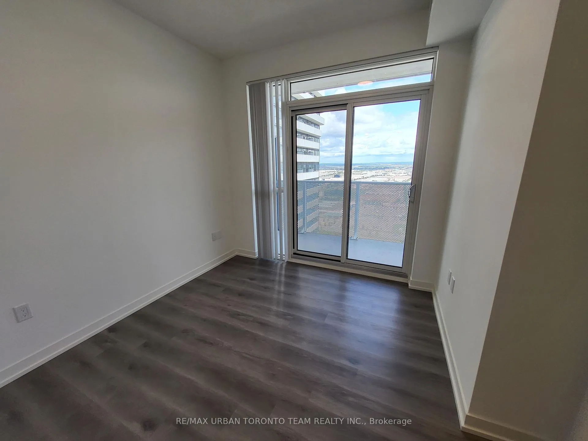 Photo 8 of Unit 3905, 28 Interchange Way, Vaughan, Vaughan Corporate Centre — HOMEH