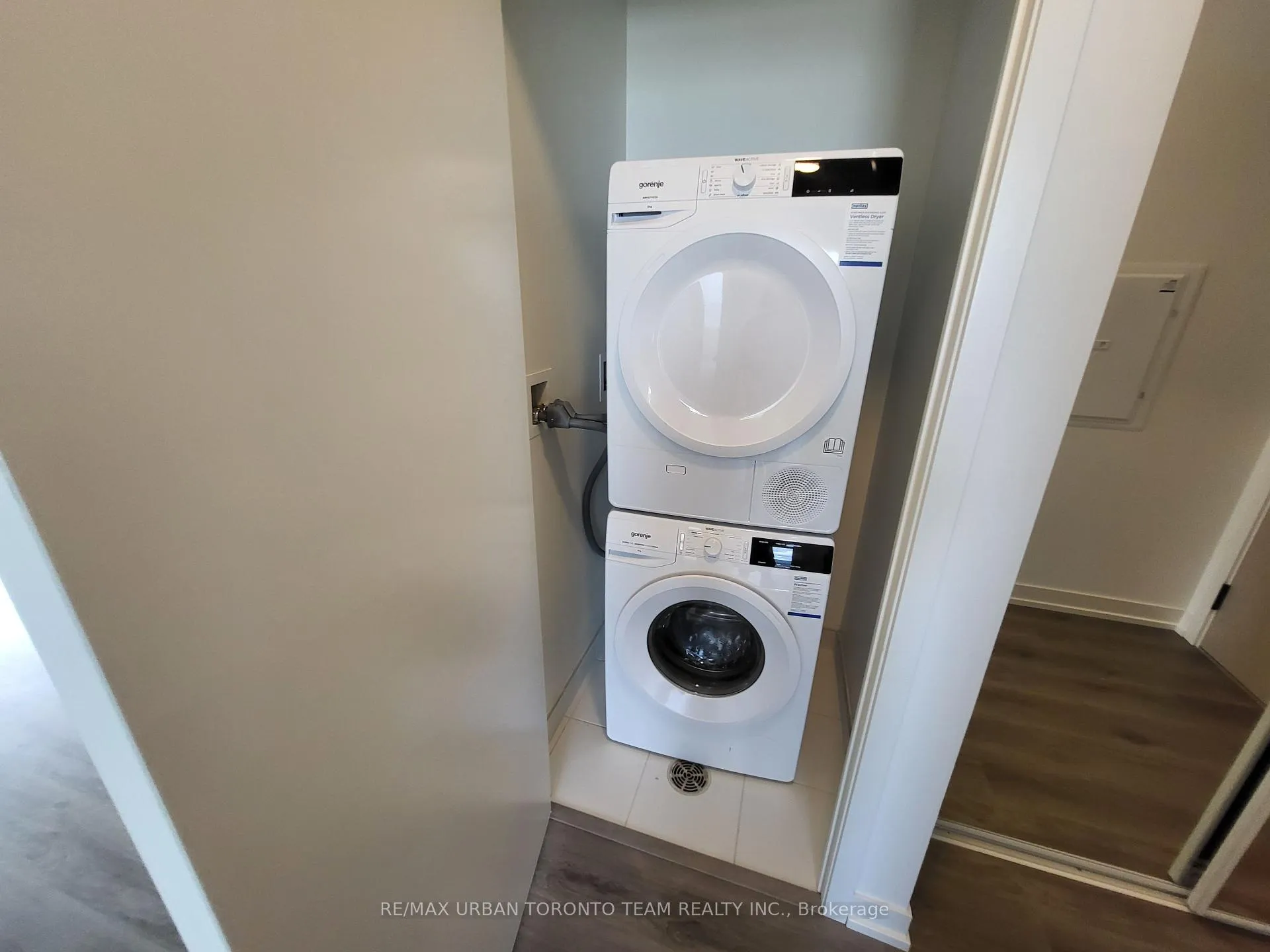 Photo 12 of Unit 3905, 28 Interchange Way, Vaughan, Vaughan Corporate Centre — HOMEH
