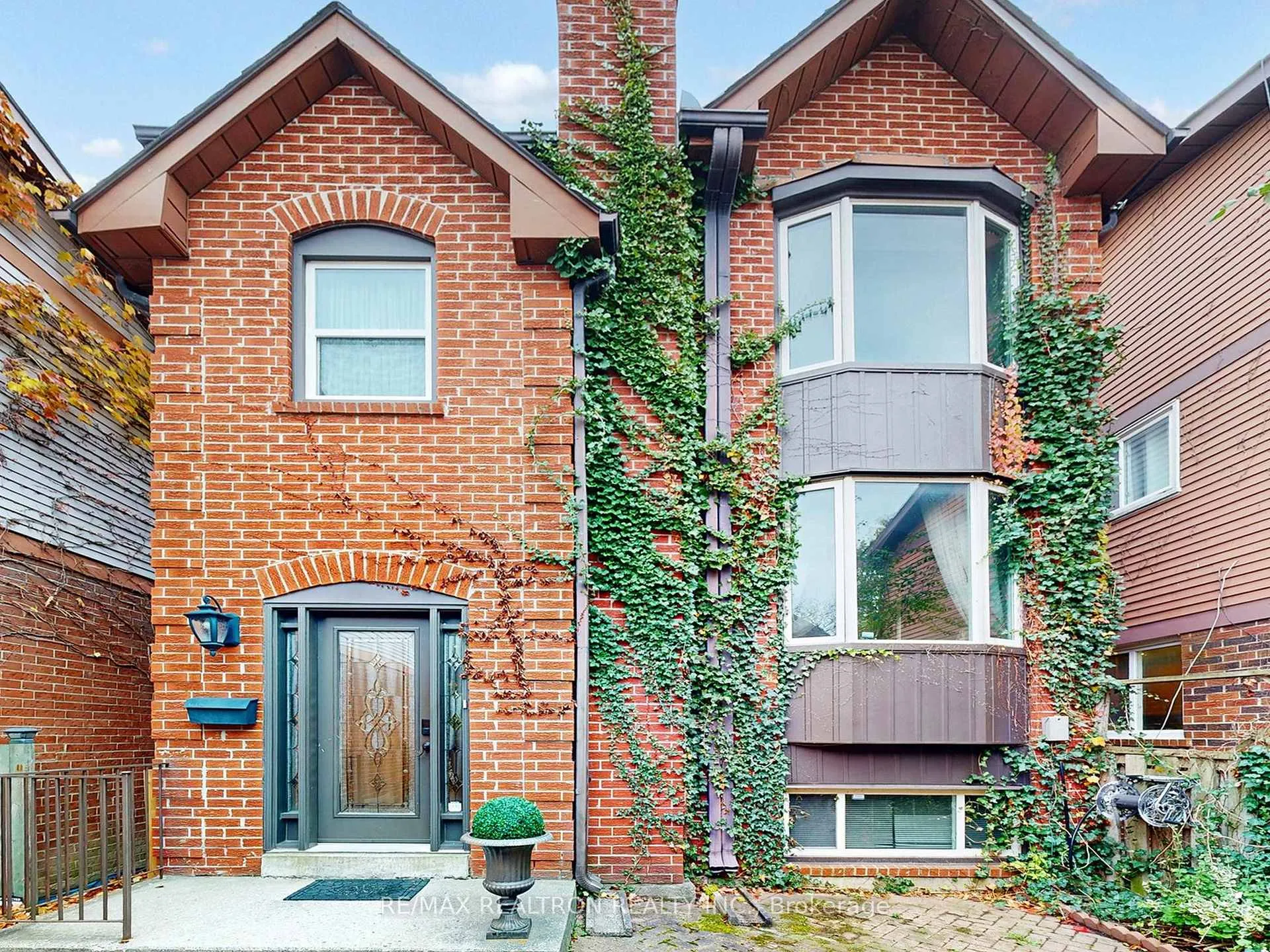 Photo 1 of 93 North Meadow Crescent, Vaughan, Crestwood-Springfarm-Yorkhill — HOMEH