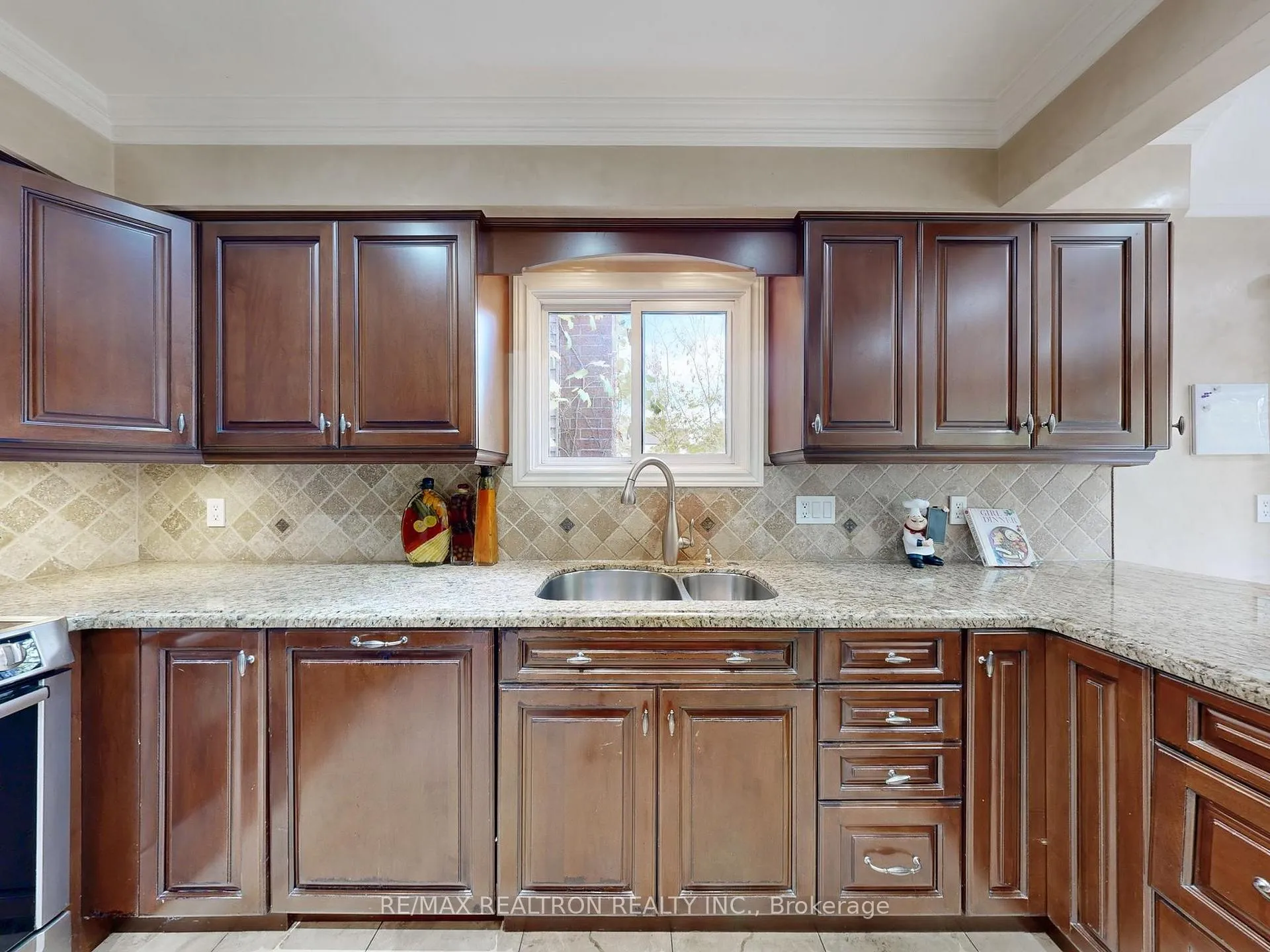 Photo 12 of 93 North Meadow Crescent, Vaughan, Crestwood-Springfarm-Yorkhill — HOMEH