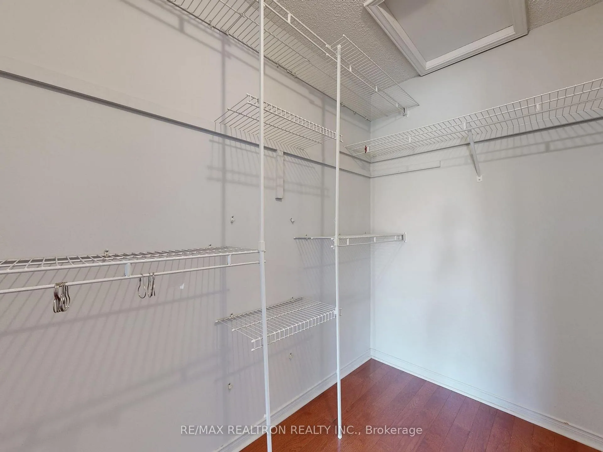 Photo 22 of 93 North Meadow Crescent, Vaughan, Crestwood-Springfarm-Yorkhill — HOMEH