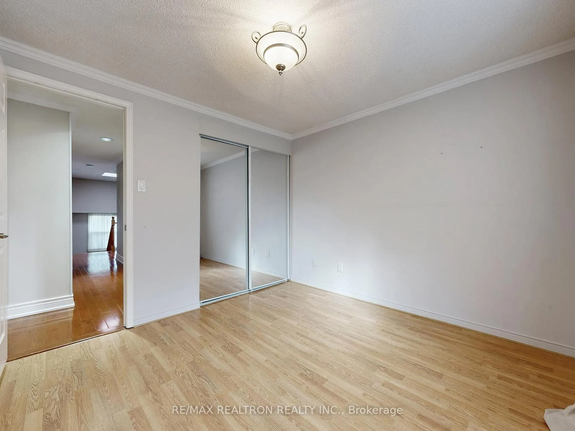 Photo 26 of 93 North Meadow Crescent, Vaughan, Crestwood-Springfarm-Yorkhill — HOMEH