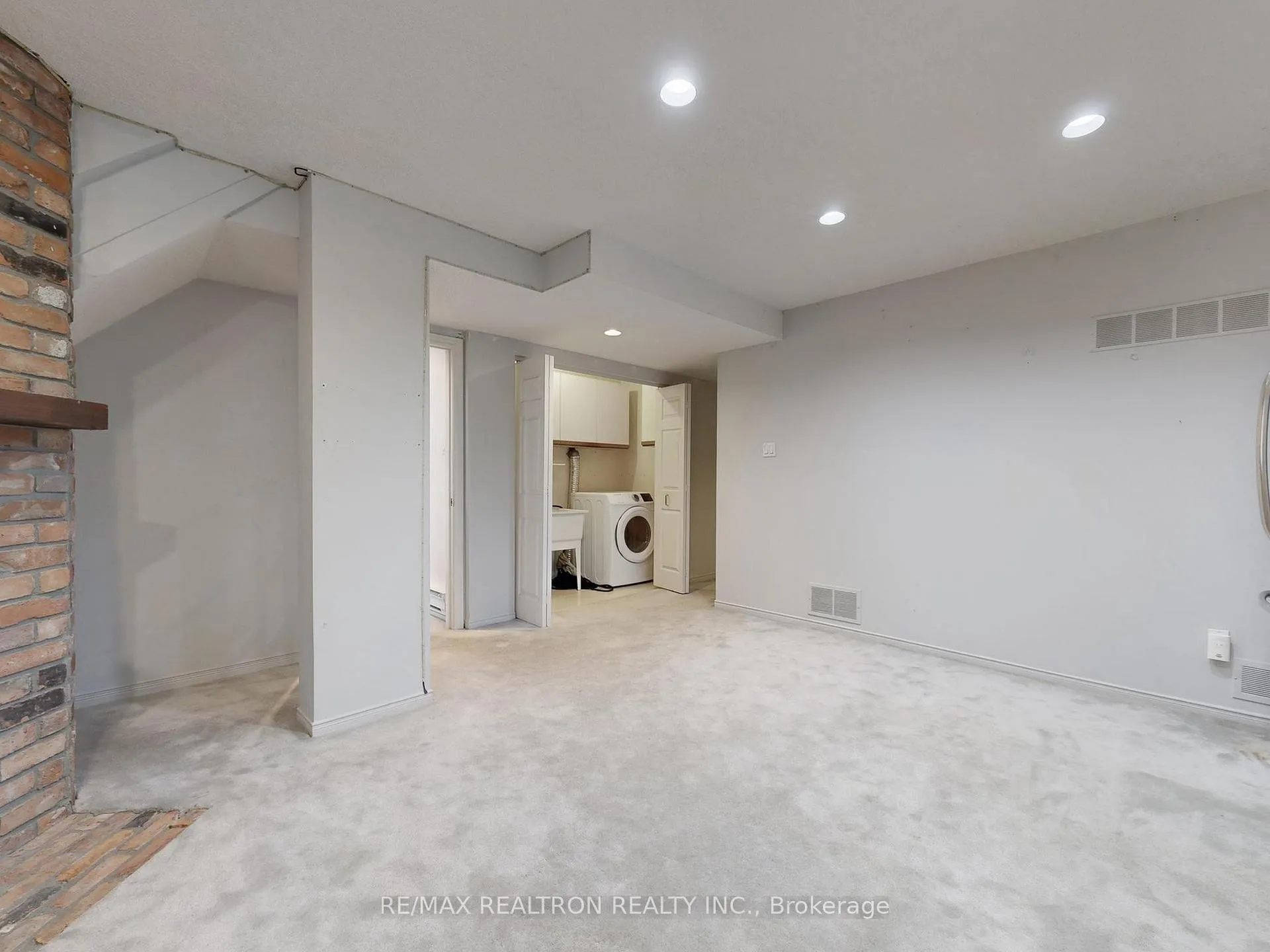 Photo 30 of 93 North Meadow Crescent, Vaughan, Crestwood-Springfarm-Yorkhill — HOMEH