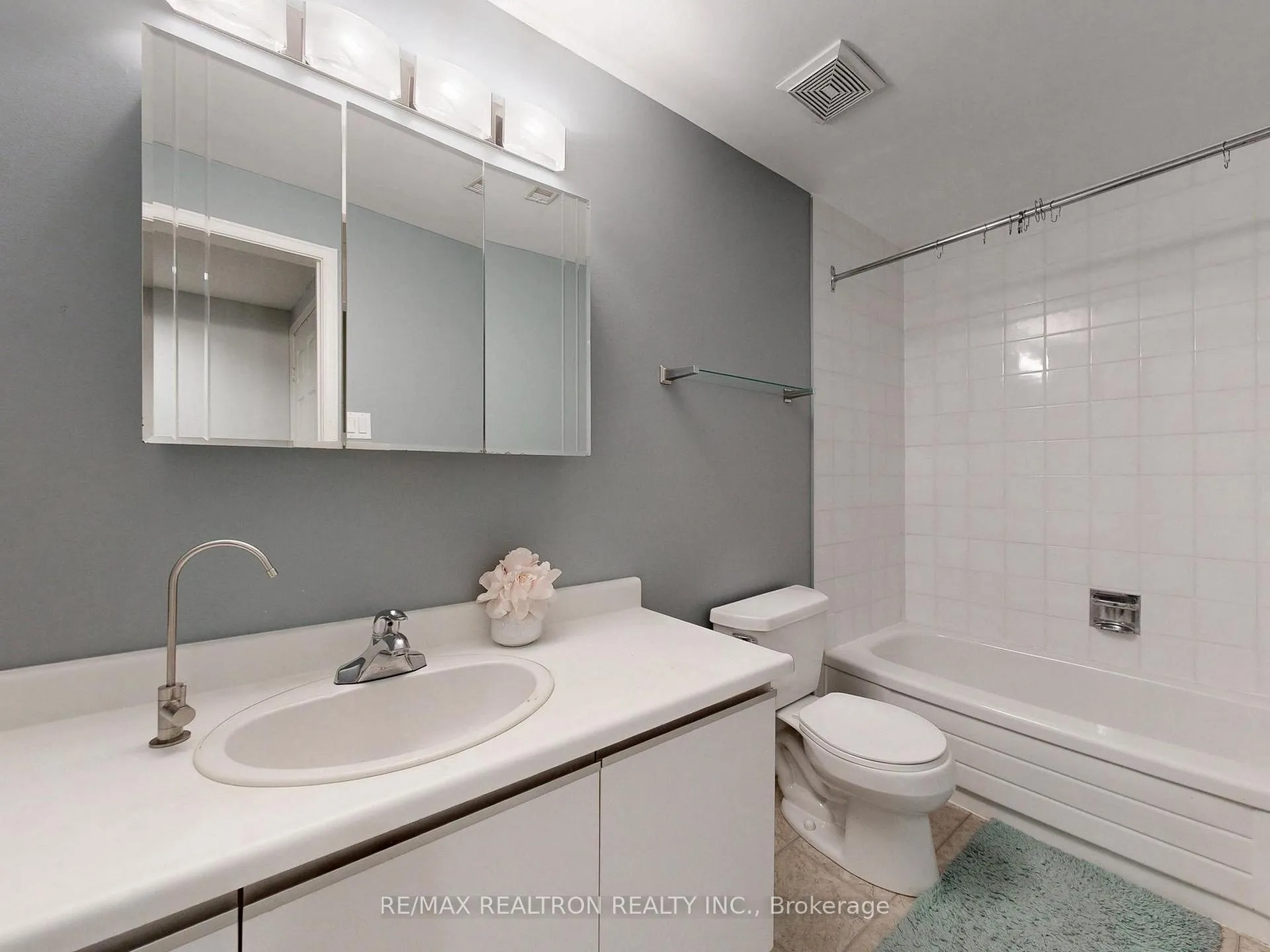 Photo 32 of 93 North Meadow Crescent, Vaughan, Crestwood-Springfarm-Yorkhill — HOMEH