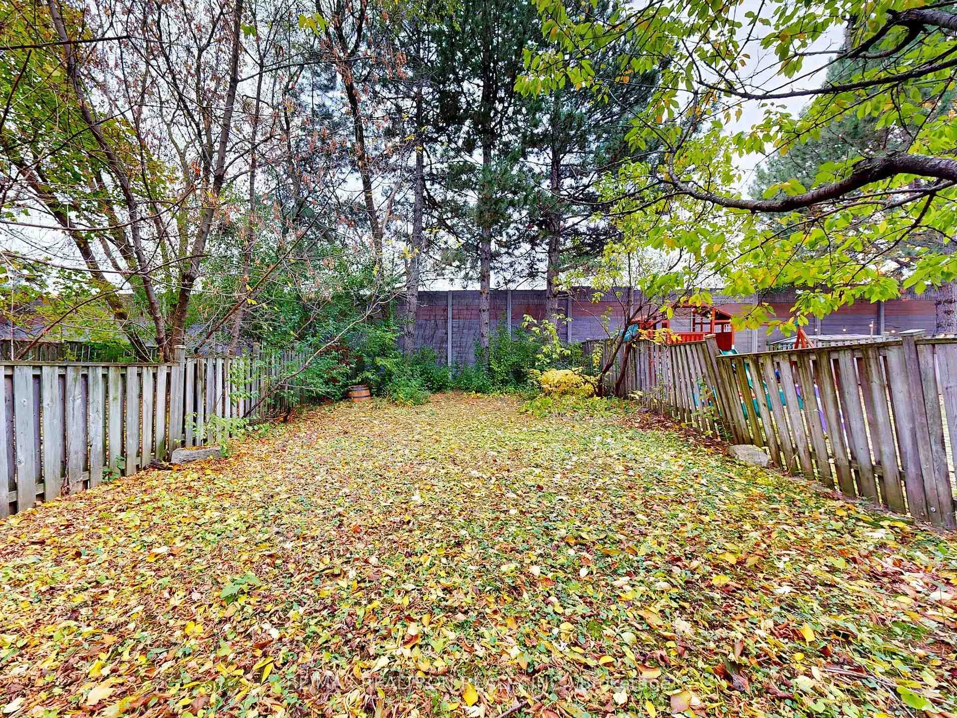 Photo 37 of 93 North Meadow Crescent, Vaughan, Crestwood-Springfarm-Yorkhill — HOMEH