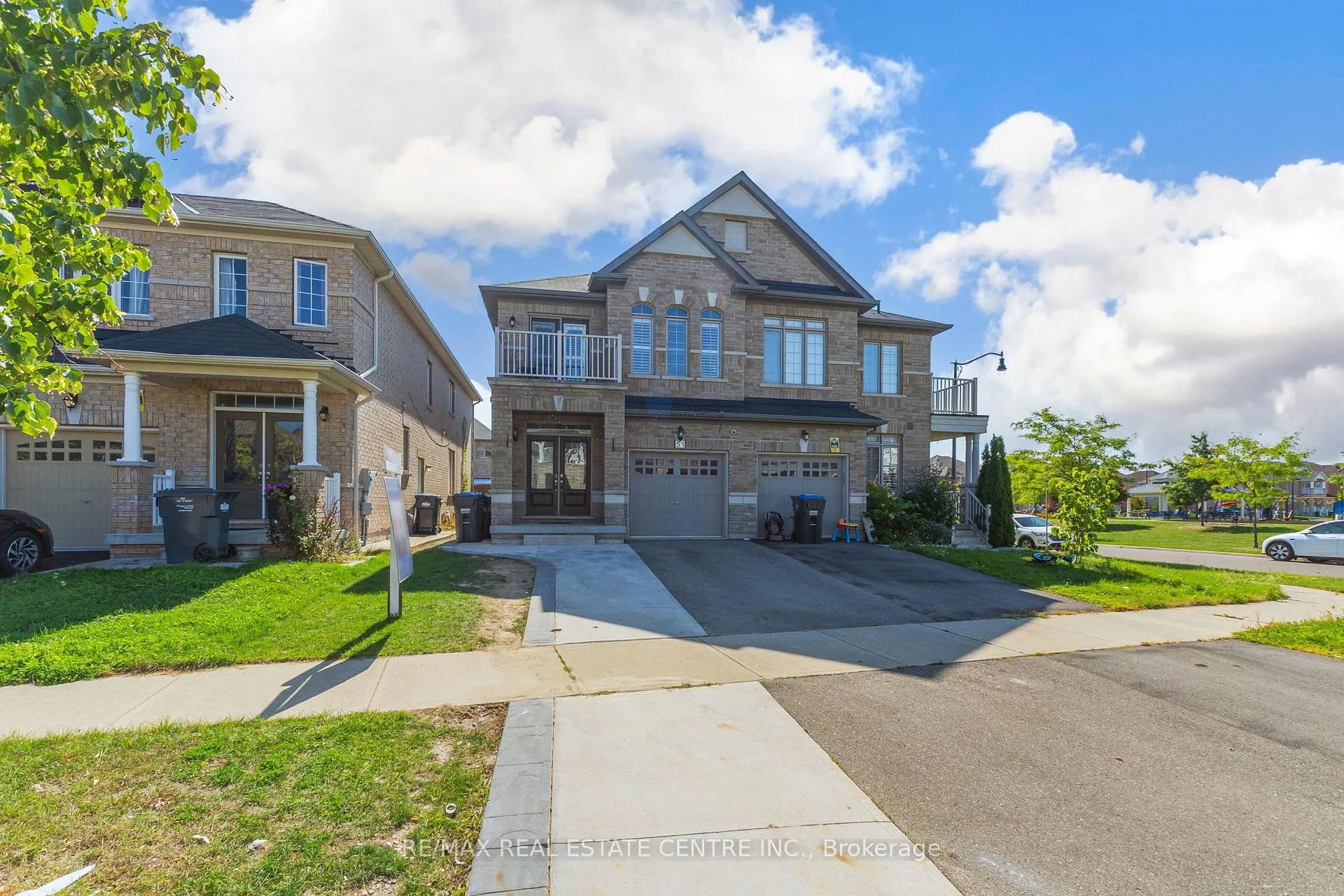 Photo 2 of 51 Ebury Drive, Brampton, Credit Valley — HOMEH
