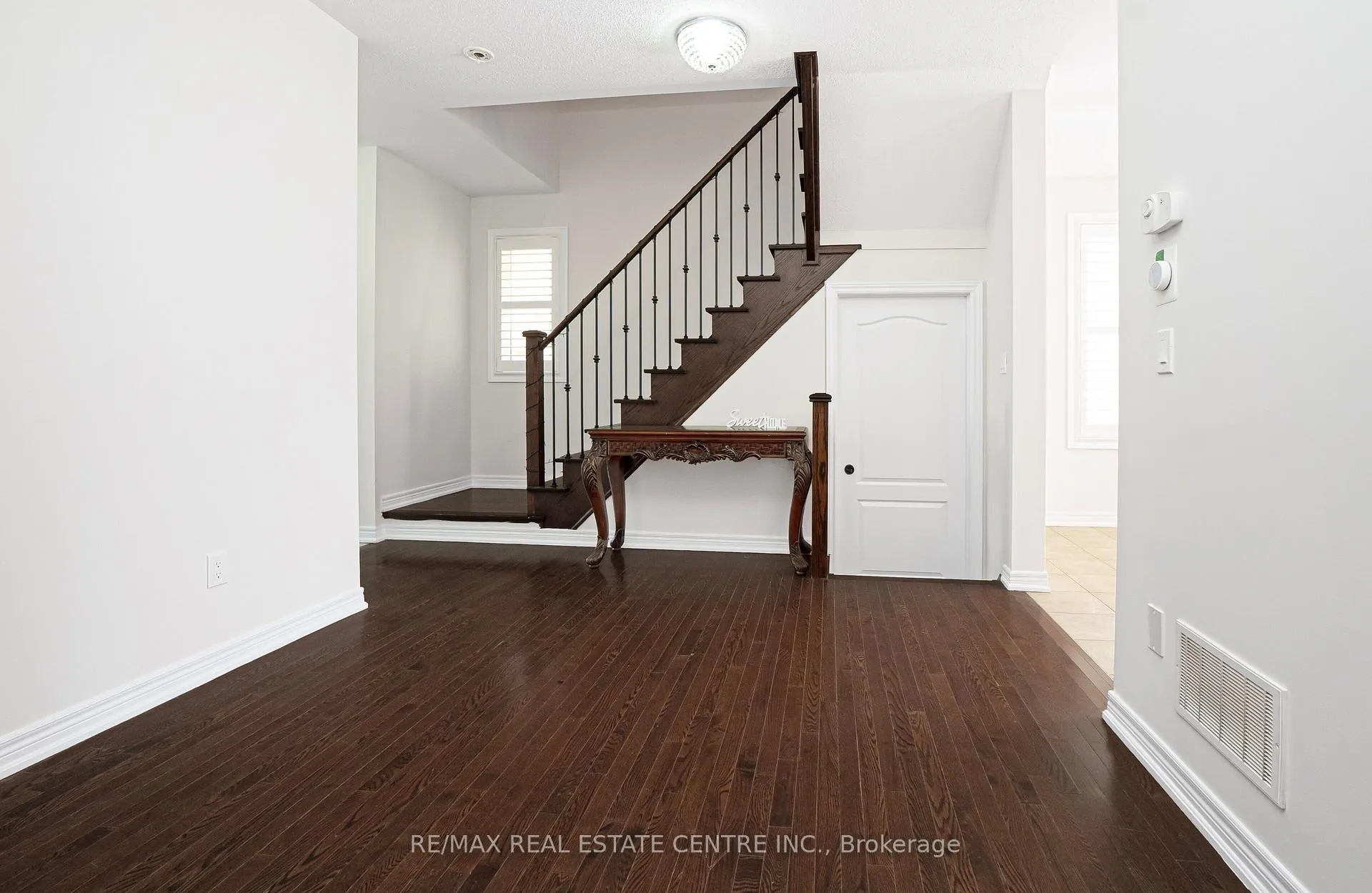 Photo 8 of 51 Ebury Drive, Brampton, Credit Valley — HOMEH
