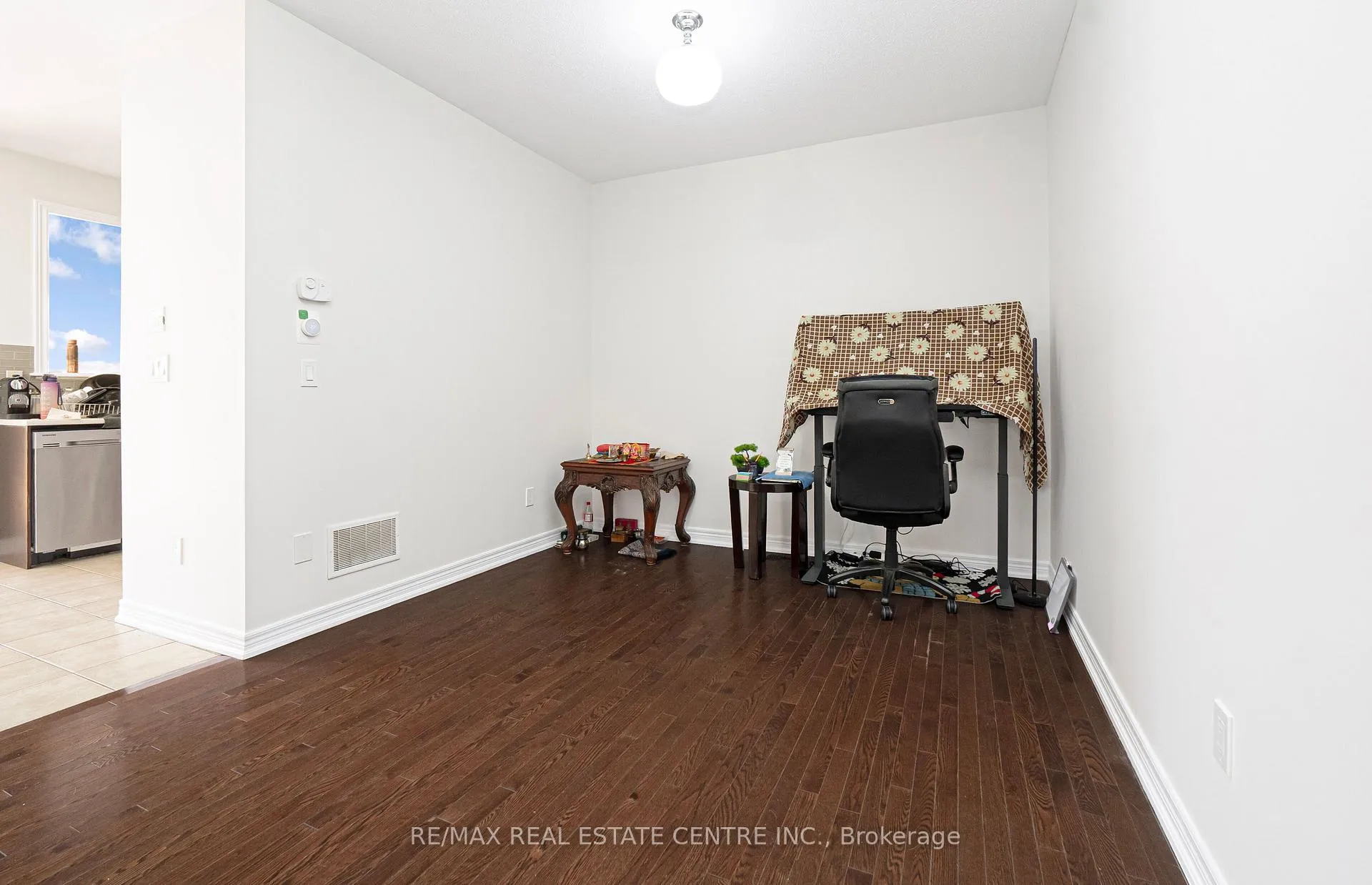 Photo 9 of 51 Ebury Drive, Brampton, Credit Valley — HOMEH