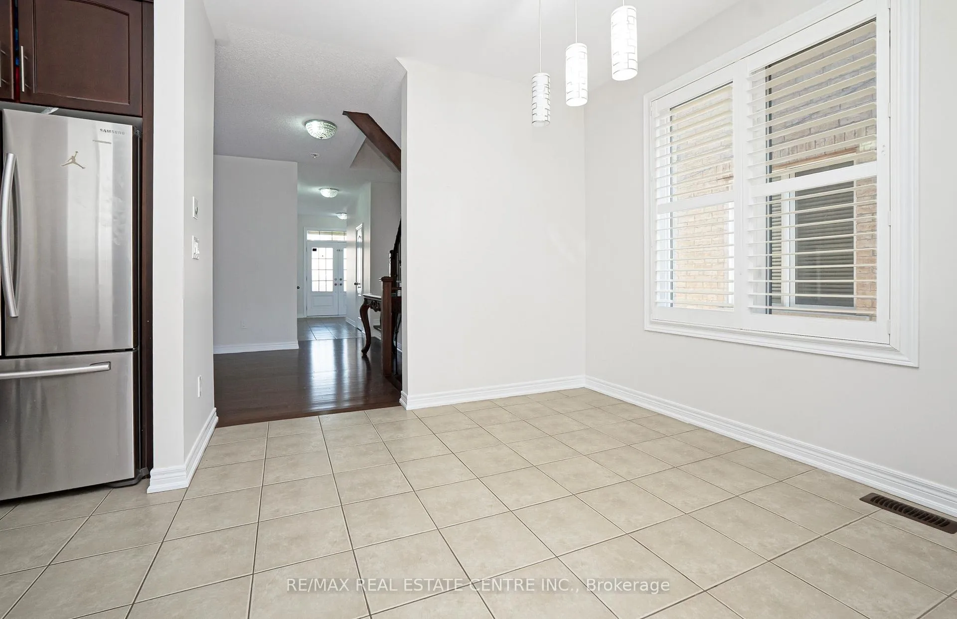 Photo 10 of 51 Ebury Drive, Brampton, Credit Valley — HOMEH