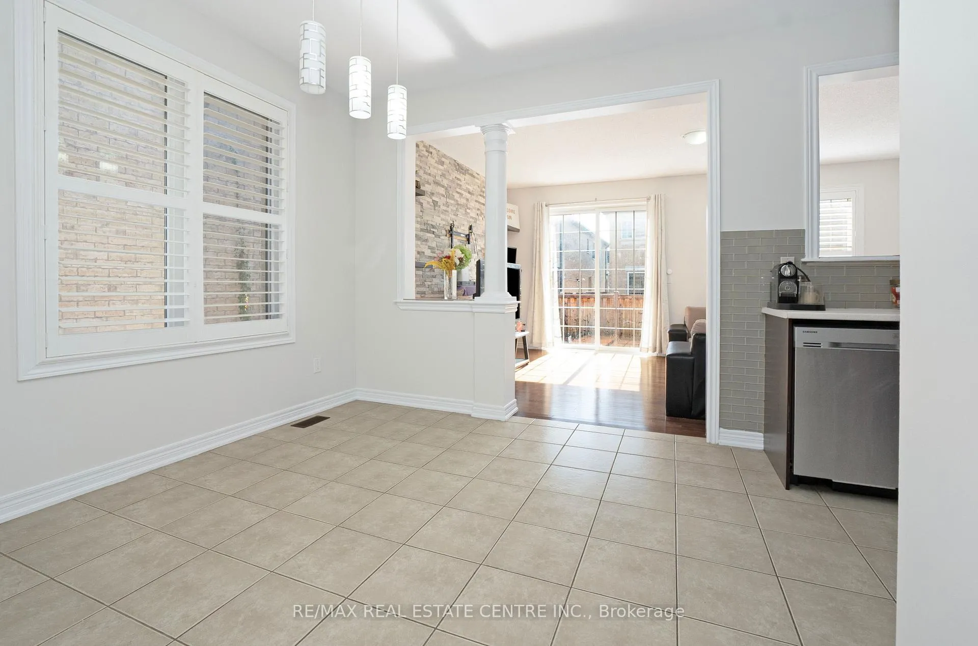 Photo 11 of 51 Ebury Drive, Brampton, Credit Valley — HOMEH