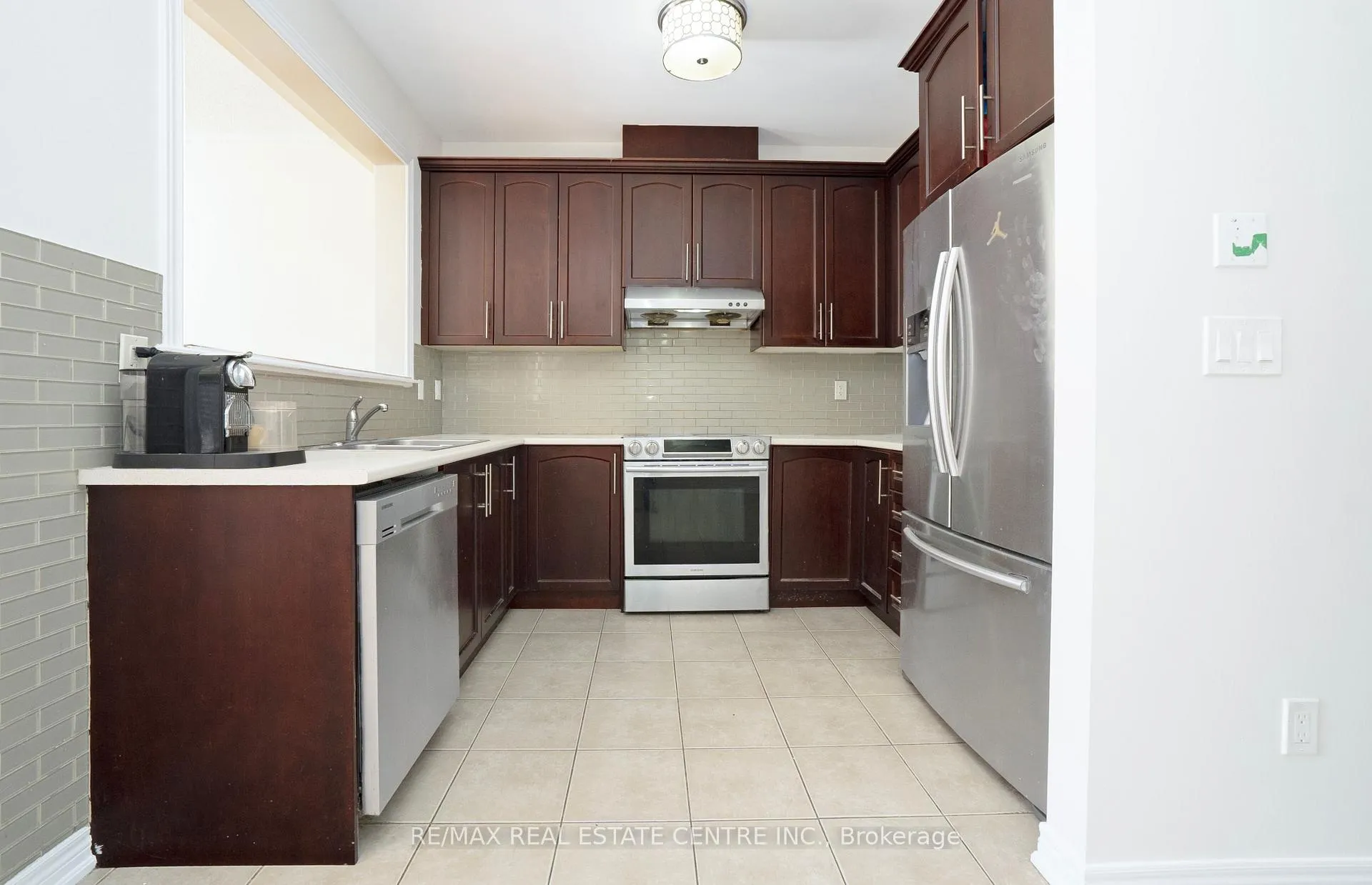 Photo 13 of 51 Ebury Drive, Brampton, Credit Valley — HOMEH