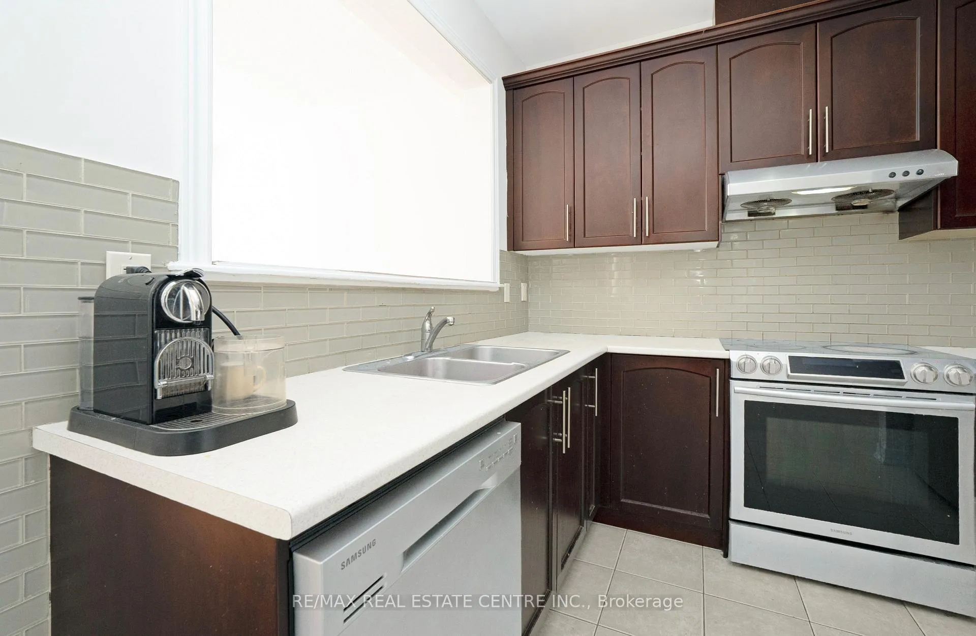 Photo 15 of 51 Ebury Drive, Brampton, Credit Valley — HOMEH