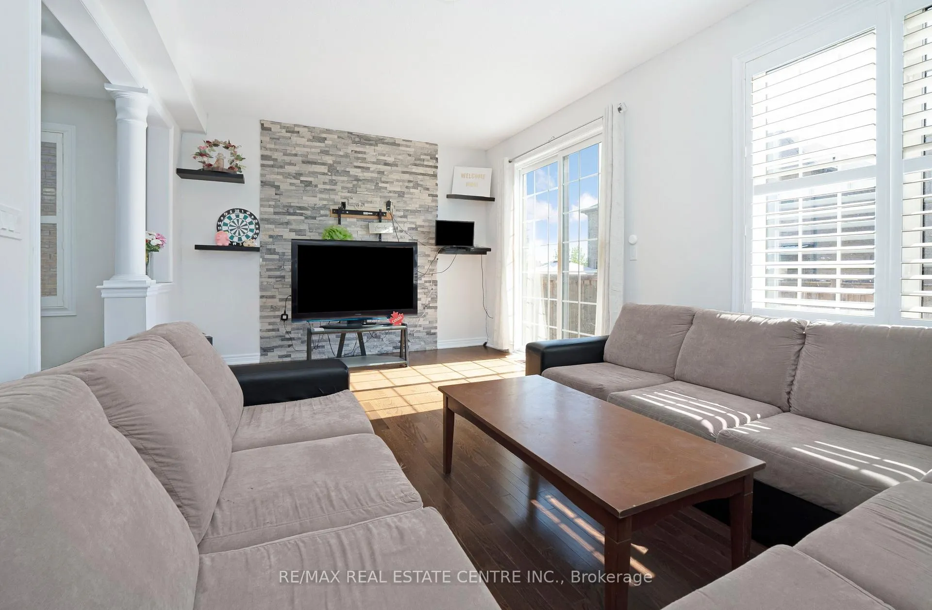Photo 19 of 51 Ebury Drive, Brampton, Credit Valley — HOMEH