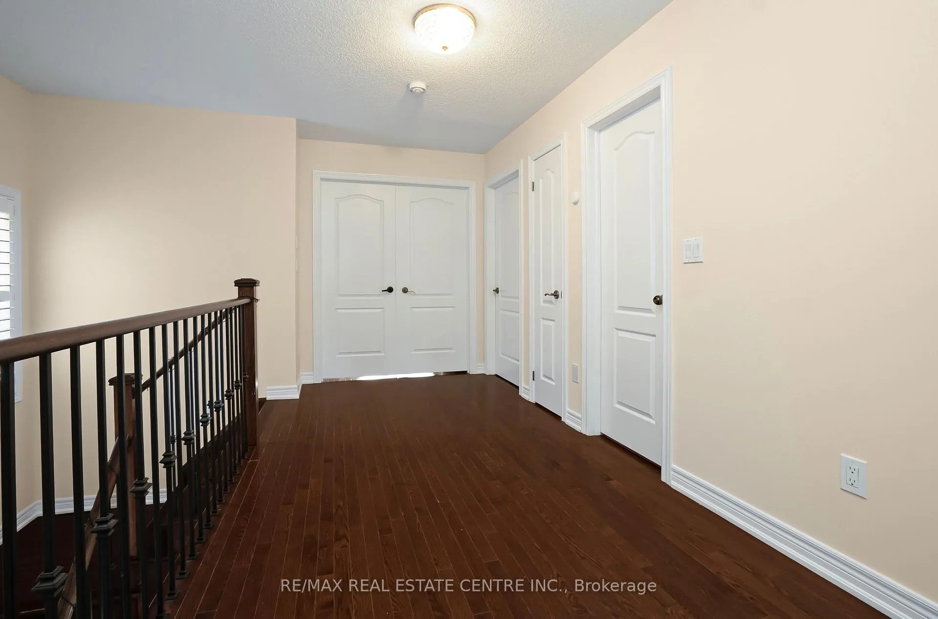 Photo 21 of 51 Ebury Drive, Brampton, Credit Valley — HOMEH