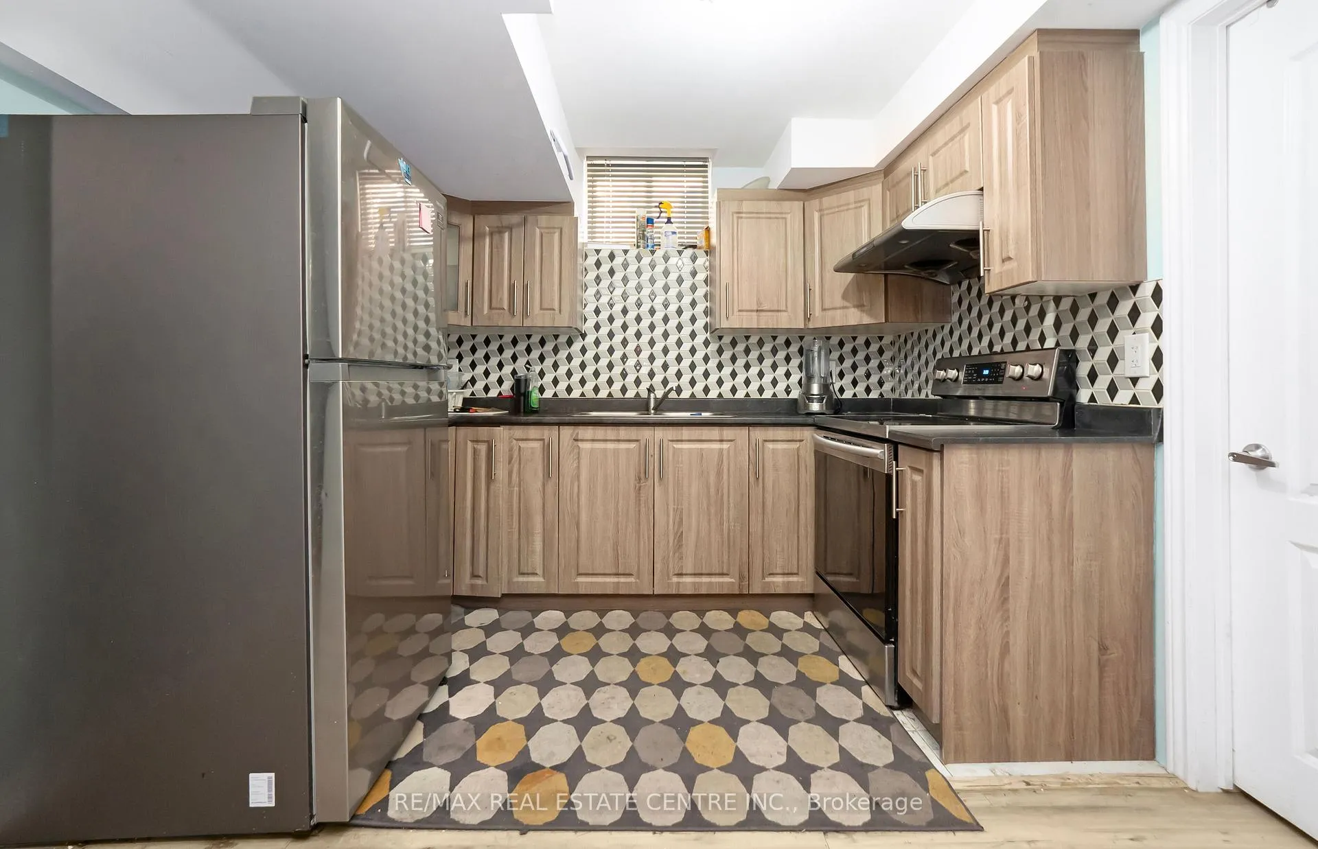 Photo 35 of 51 Ebury Drive, Brampton, Credit Valley — HOMEH