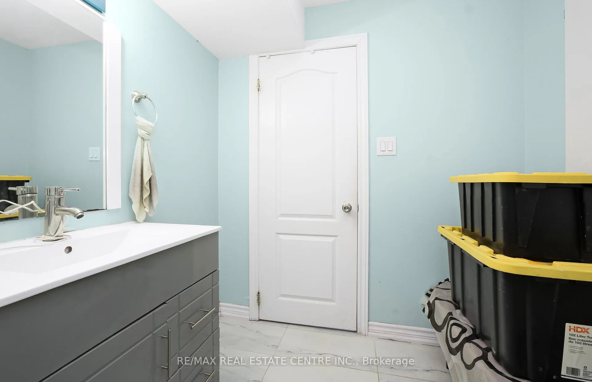 Photo 40 of 51 Ebury Drive, Brampton, Credit Valley — HOMEH