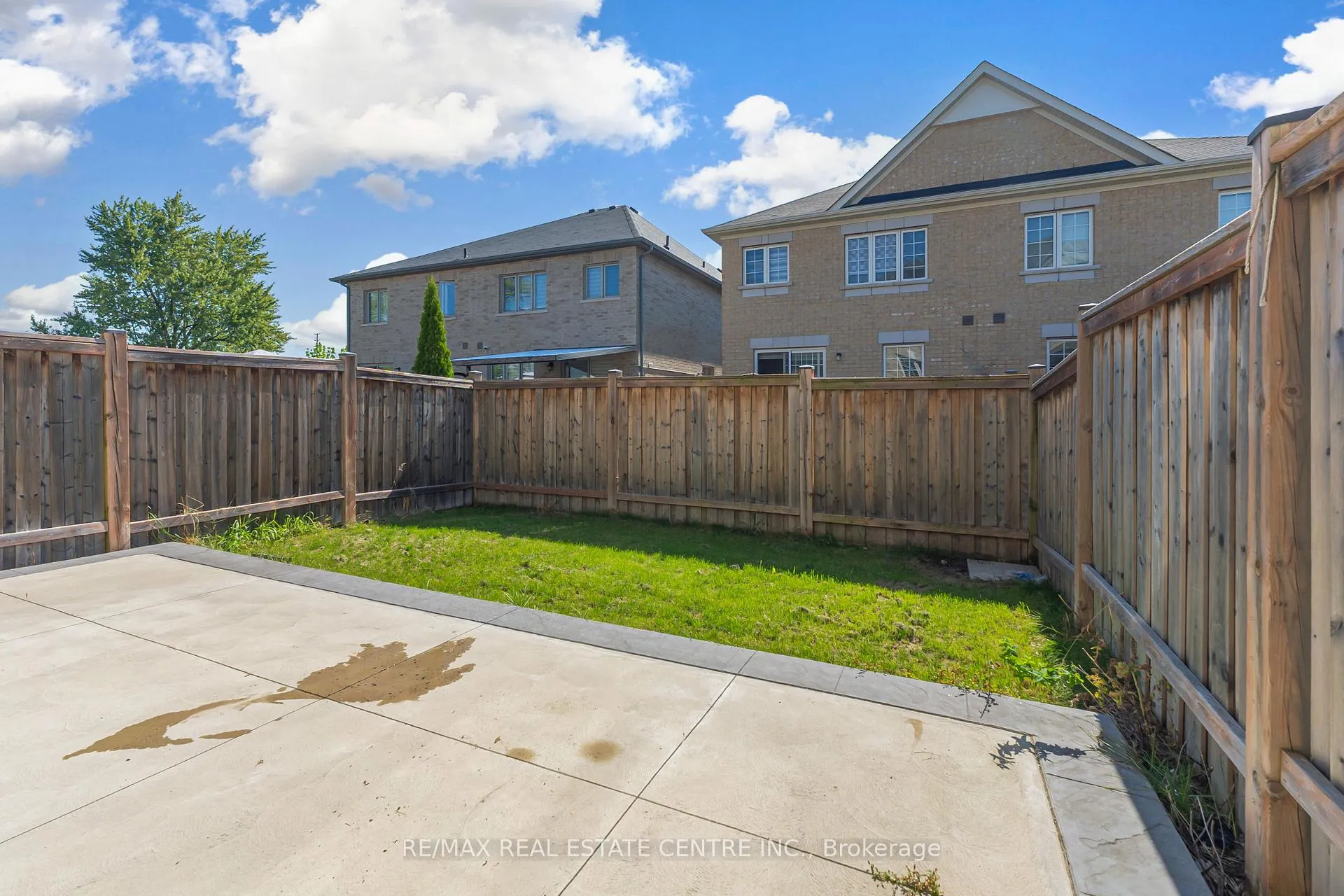 Photo 43 of 51 Ebury Drive, Brampton, Credit Valley — HOMEH