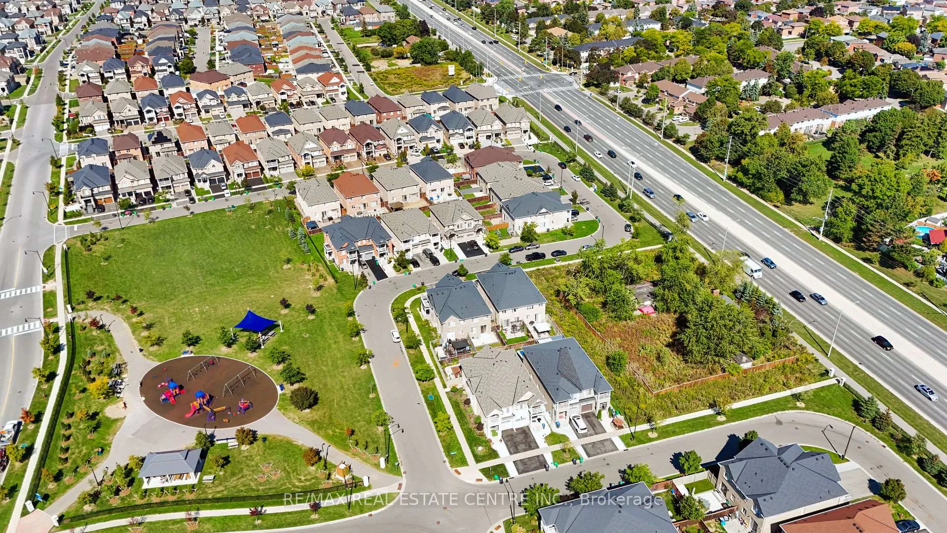 Photo 47 of 51 Ebury Drive, Brampton, Credit Valley — HOMEH