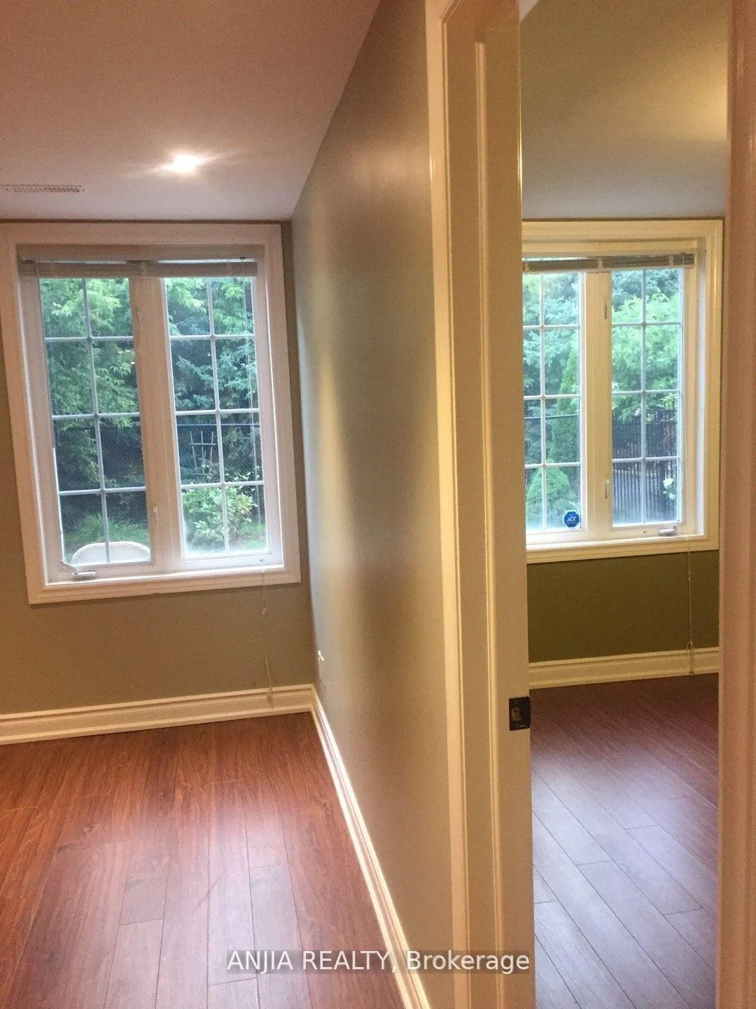 Photo 3 of Unit Bsmt, 103 Castleglen Boulevard, Markham, Berczy — HOMEH