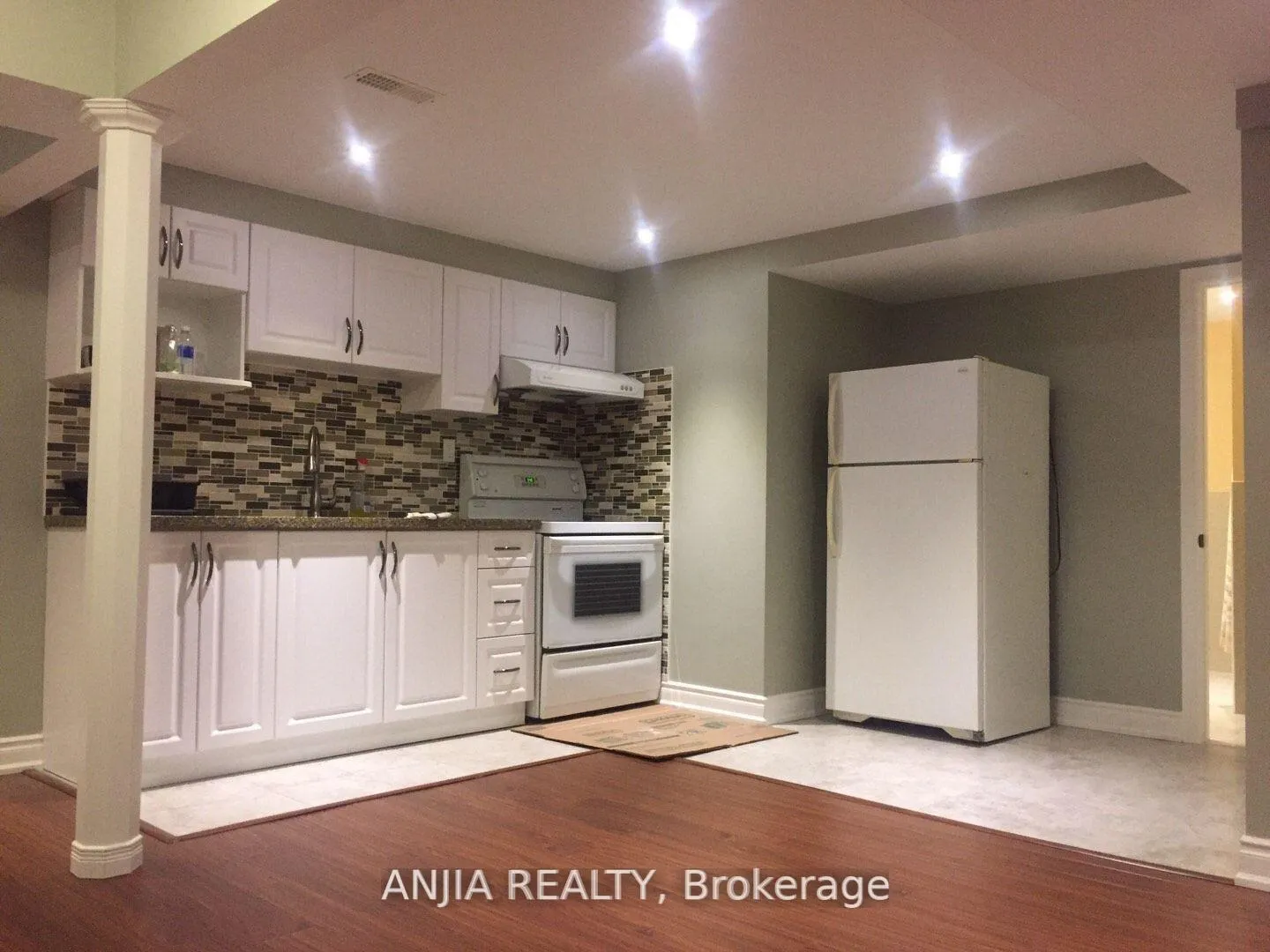 Photo 5 of Unit Bsmt, 103 Castleglen Boulevard, Markham, Berczy — HOMEH