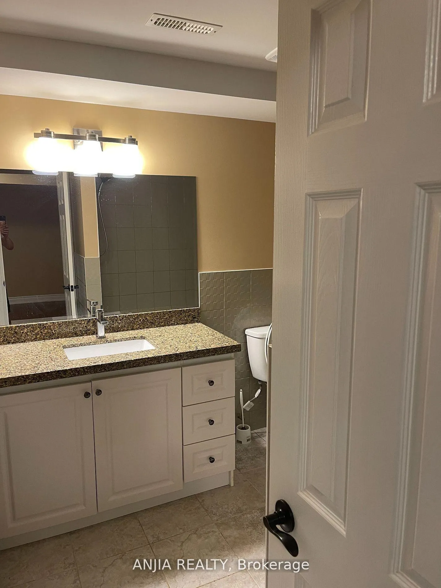 Photo 7 of Unit Bsmt, 103 Castleglen Boulevard, Markham, Berczy — HOMEH