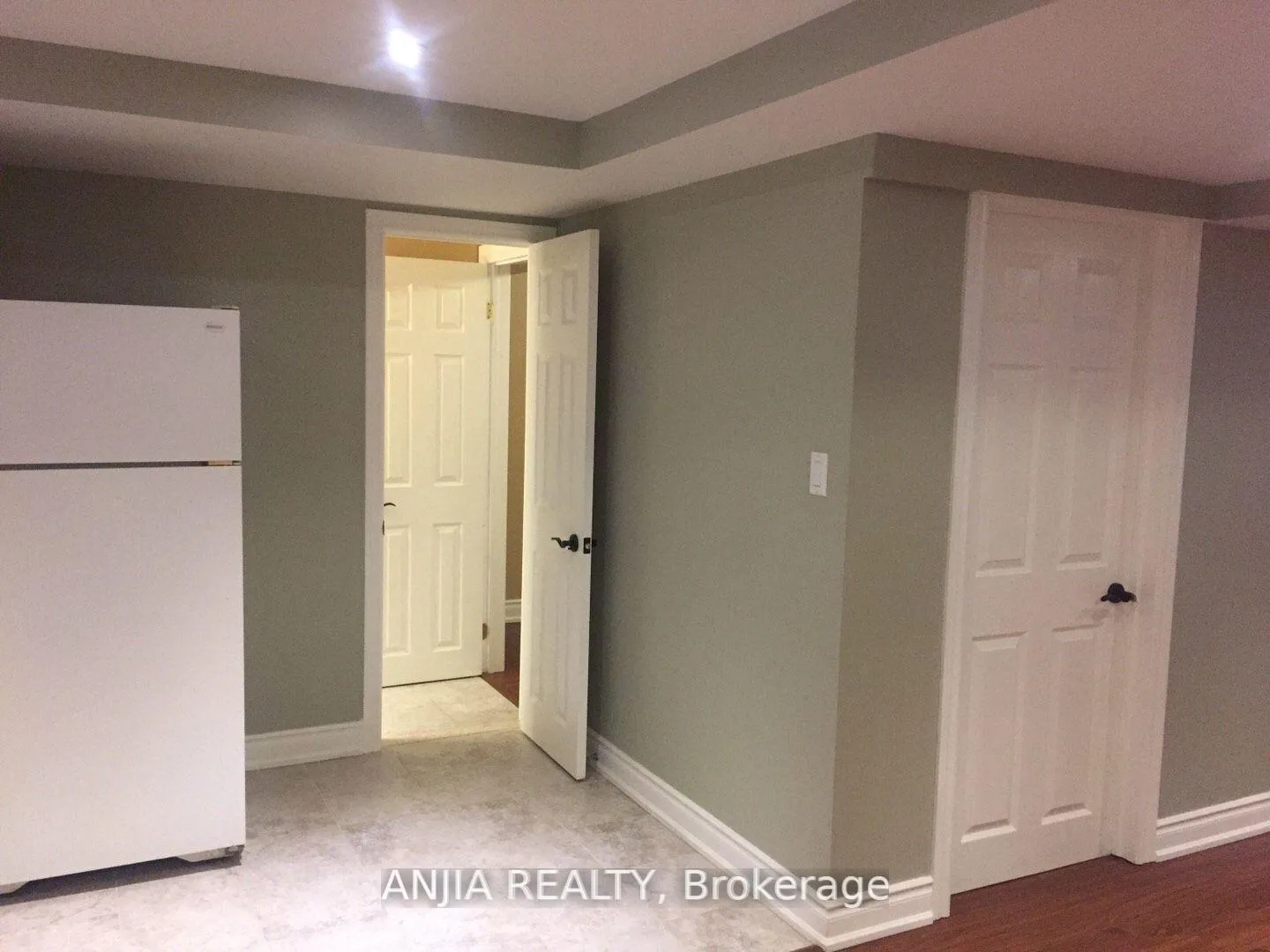 Photo 8 of Unit Bsmt, 103 Castleglen Boulevard, Markham, Berczy — HOMEH