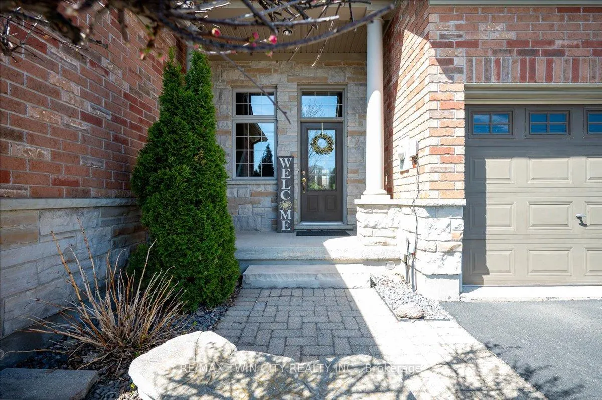 Photo 4 of 285 Doon South Drive, Kitchener, Doon South — HOMEH