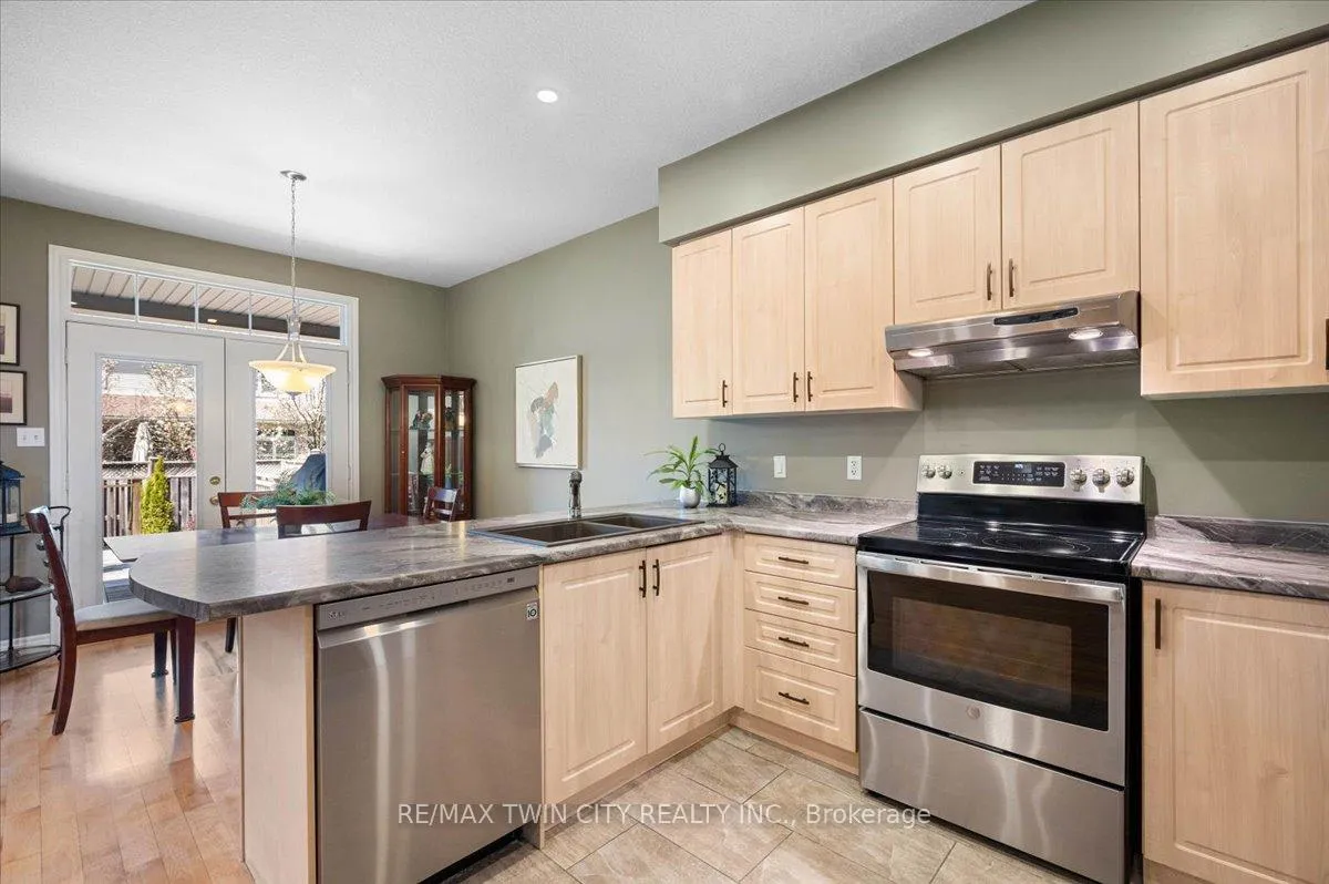Photo 8 of 285 Doon South Drive, Kitchener, Doon South — HOMEH
