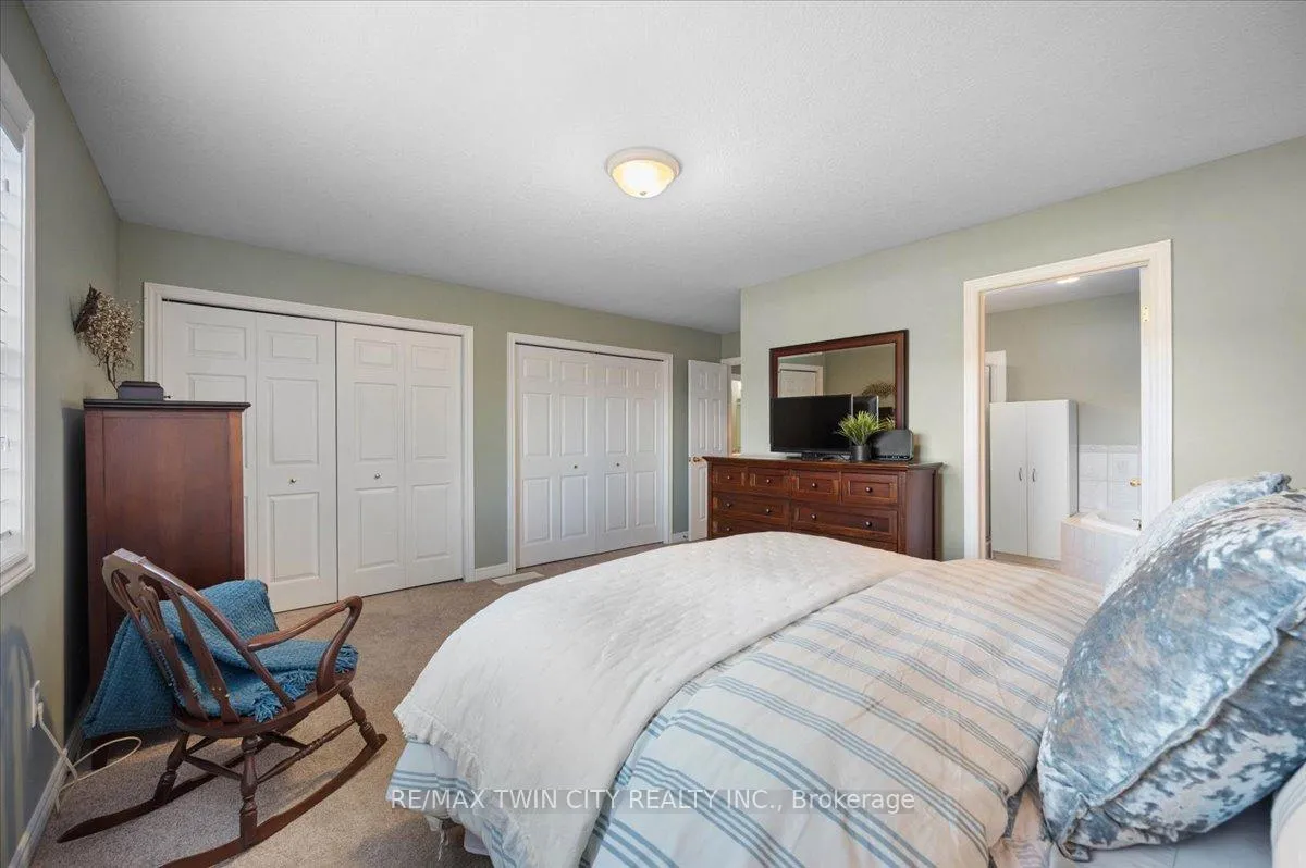 Photo 19 of 285 Doon South Drive, Kitchener, Doon South — HOMEH