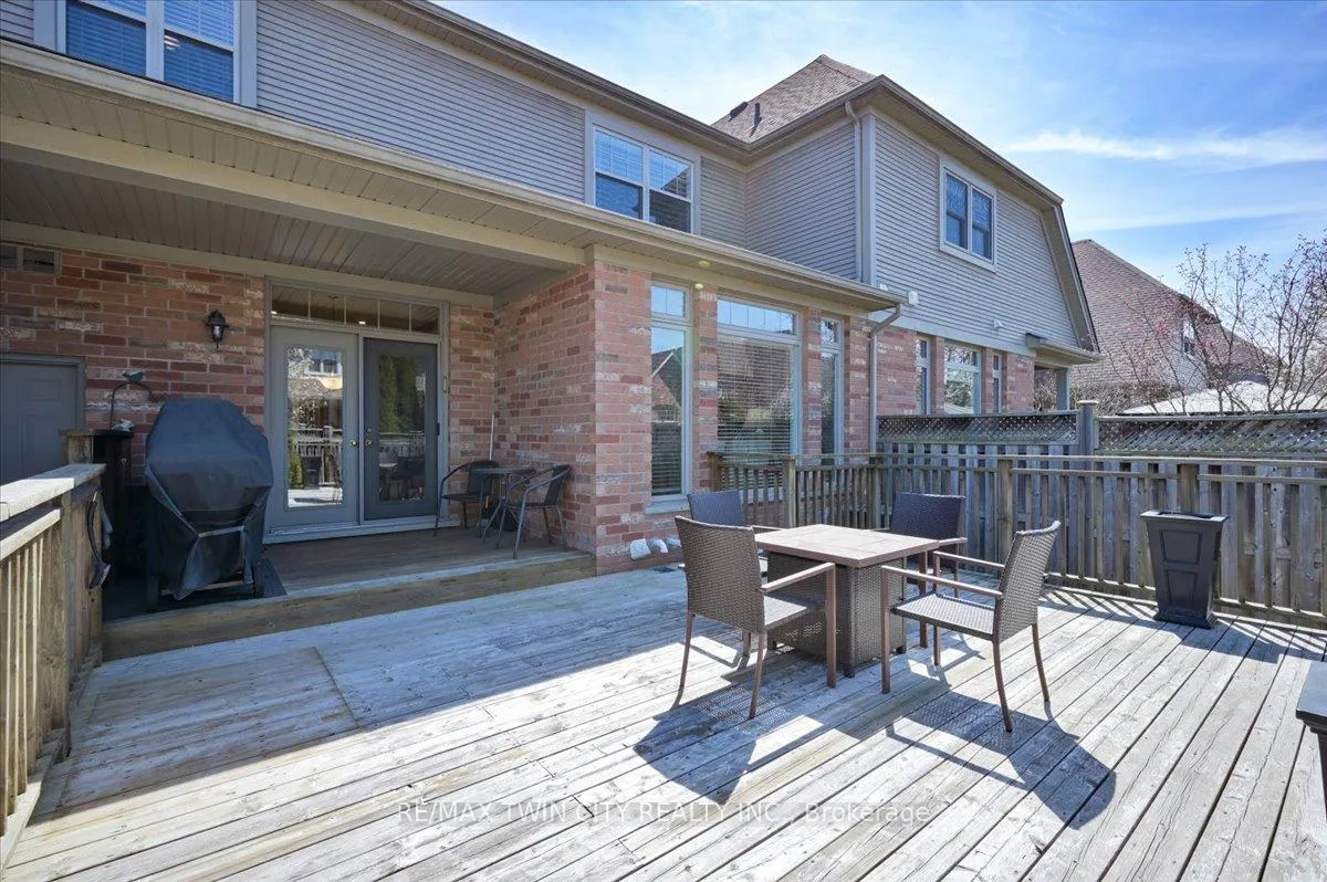 Photo 33 of 285 Doon South Drive, Kitchener, Doon South — HOMEH
