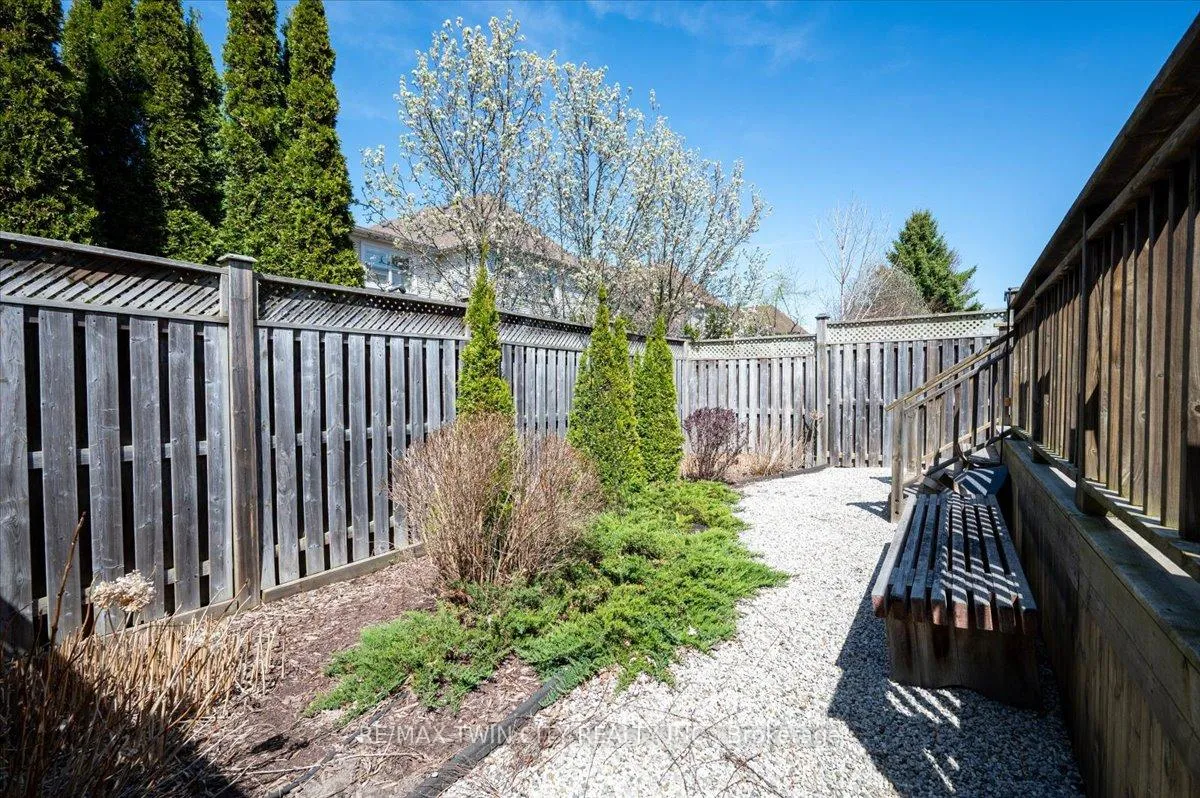 Photo 36 of 285 Doon South Drive, Kitchener, Doon South — HOMEH