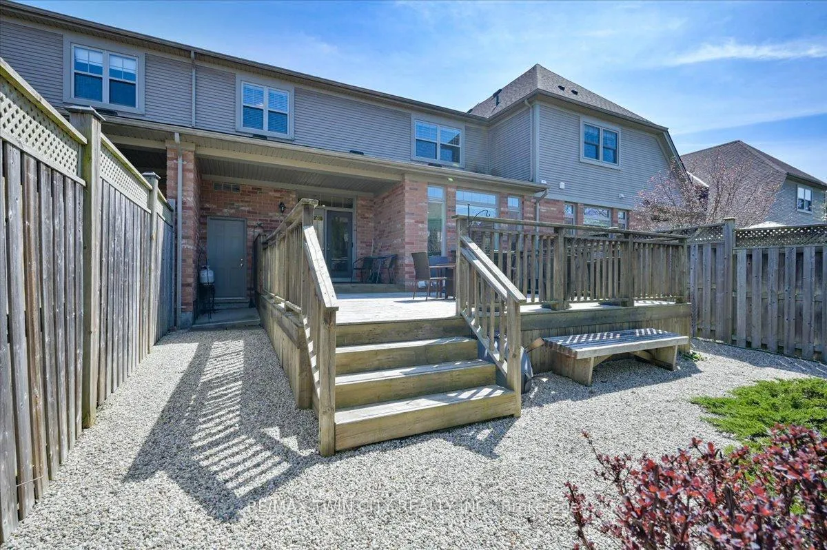 Photo 37 of 285 Doon South Drive, Kitchener, Doon South — HOMEH