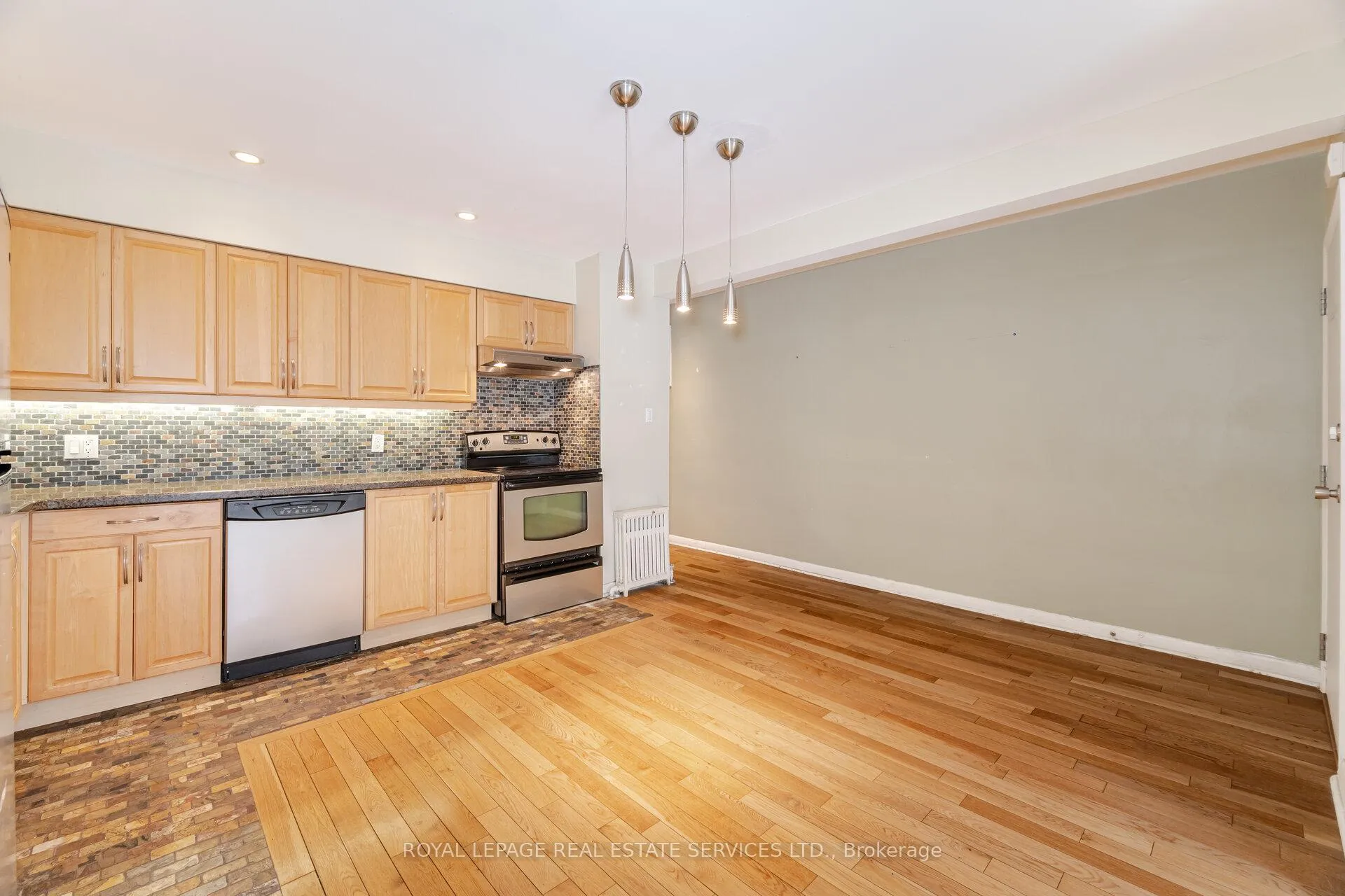 Photo 6 of 475 Winona Drive, Toronto, Oakwood Village — HOMEH