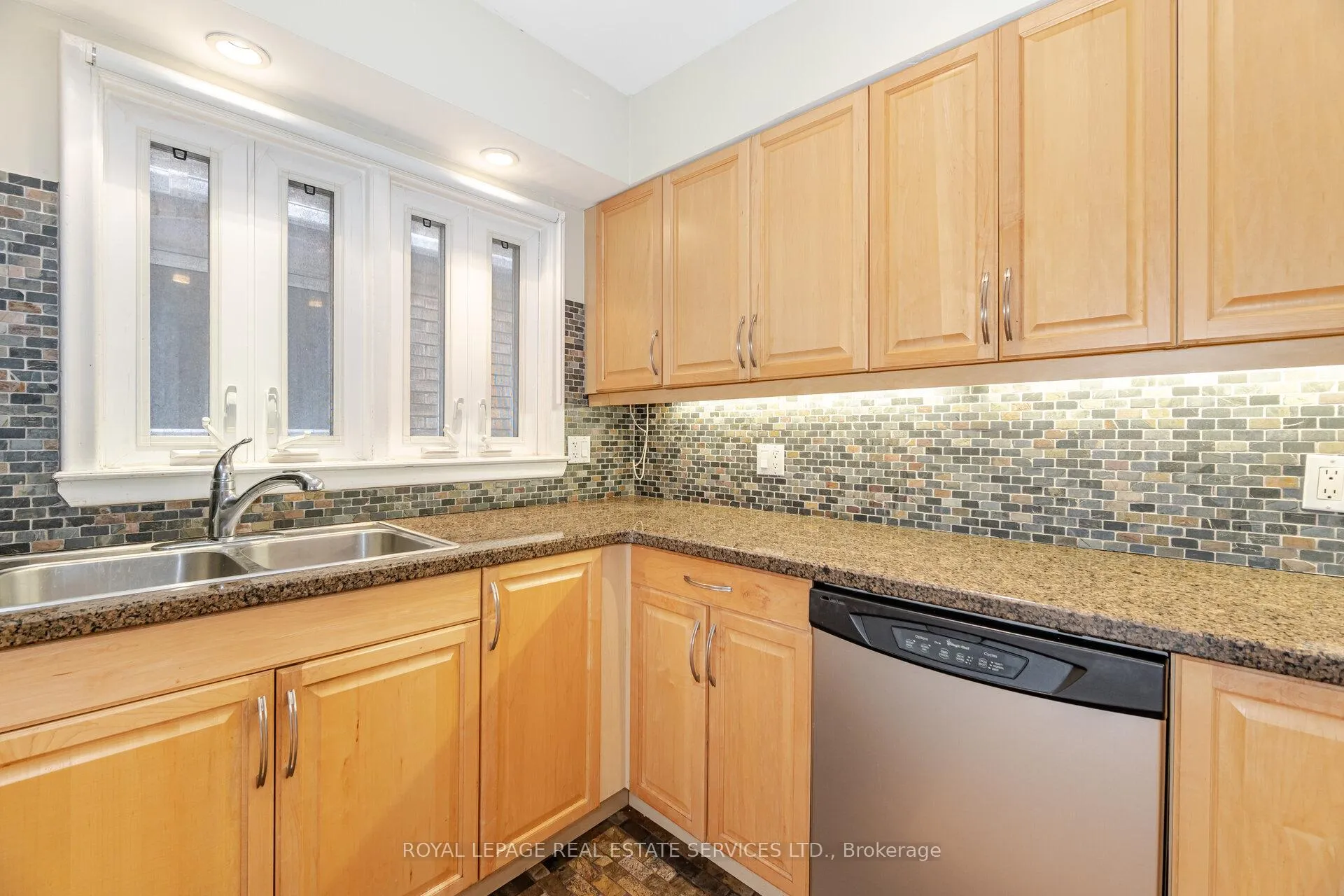 Photo 7 of 475 Winona Drive, Toronto, Oakwood Village — HOMEH