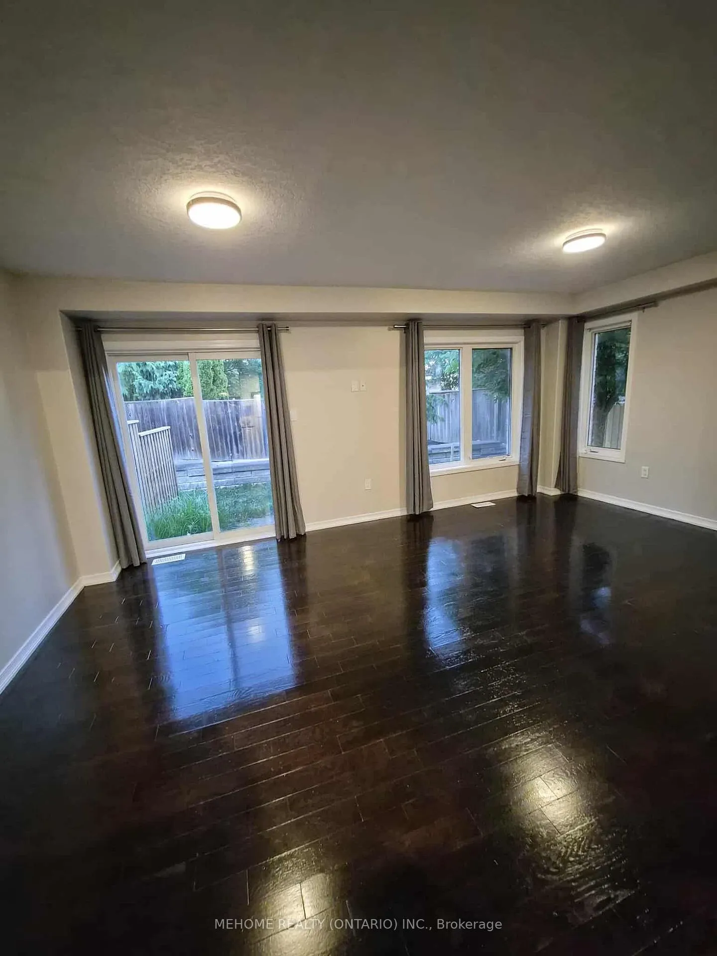 Photo 5 of Unit 24, 75 Prince William Way E, Barrie, Innis-Shore — HOMEH