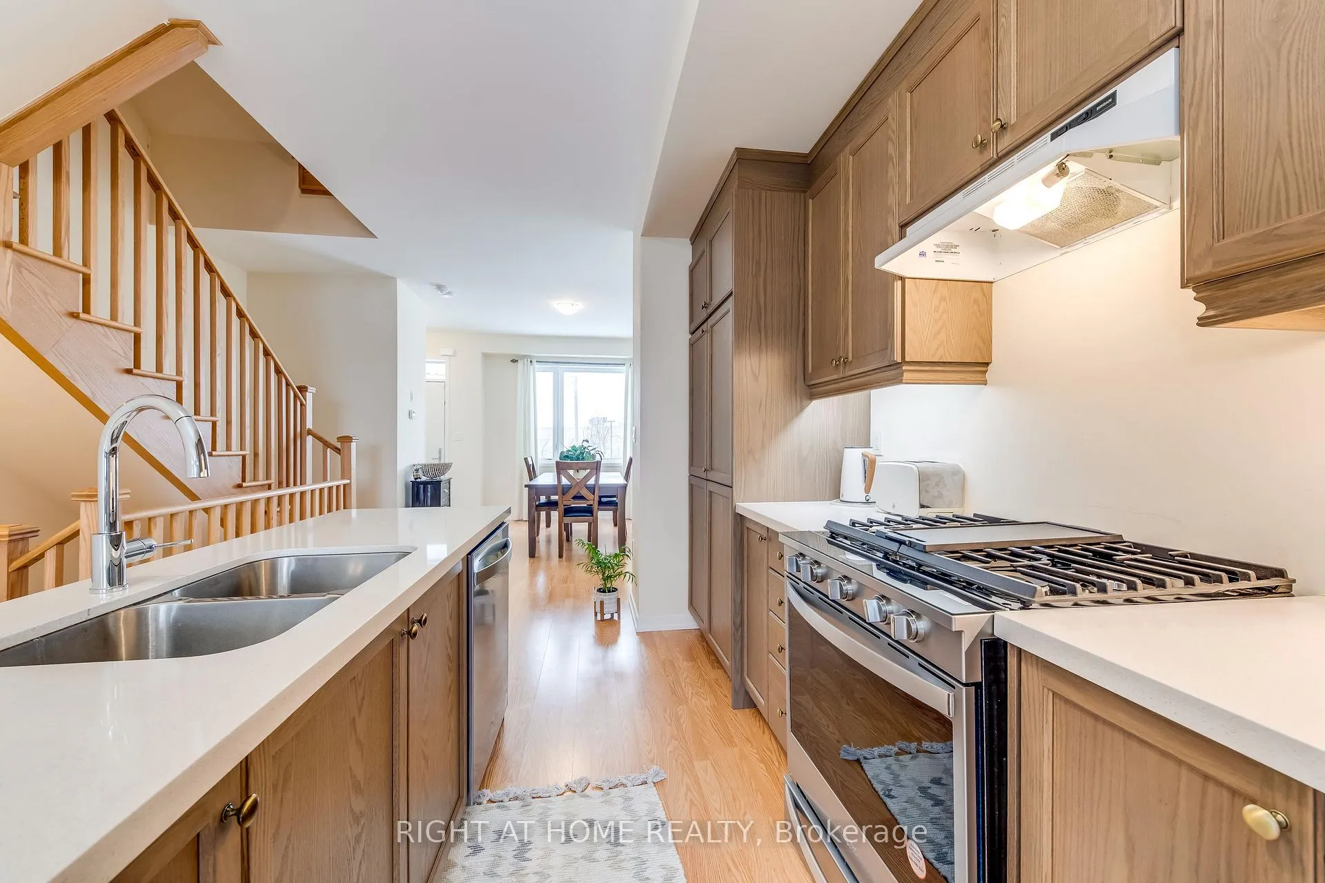 Photo 9 of 68 Lambert Lane, Caledon, Bolton East — HOMEH