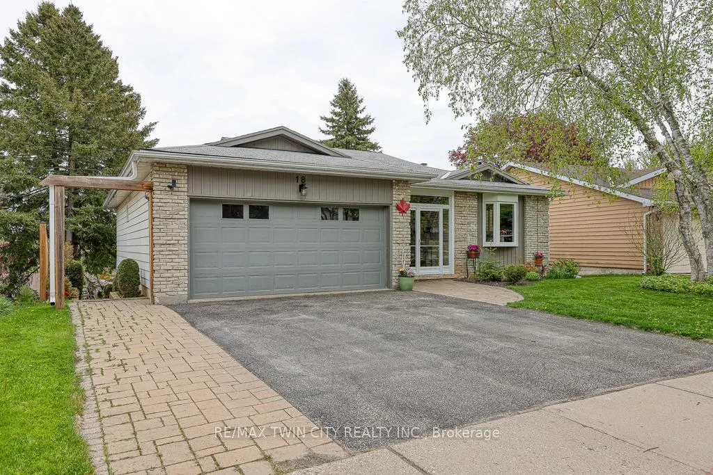 Photo 2 of 18 Charnwood Court, Kitchener — HOMEH