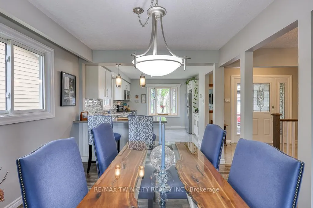 Photo 9 of 18 Charnwood Court, Kitchener — HOMEH