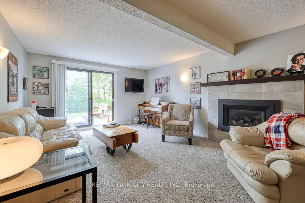 Photo 23 of 18 Charnwood Court, Kitchener — HOMEH