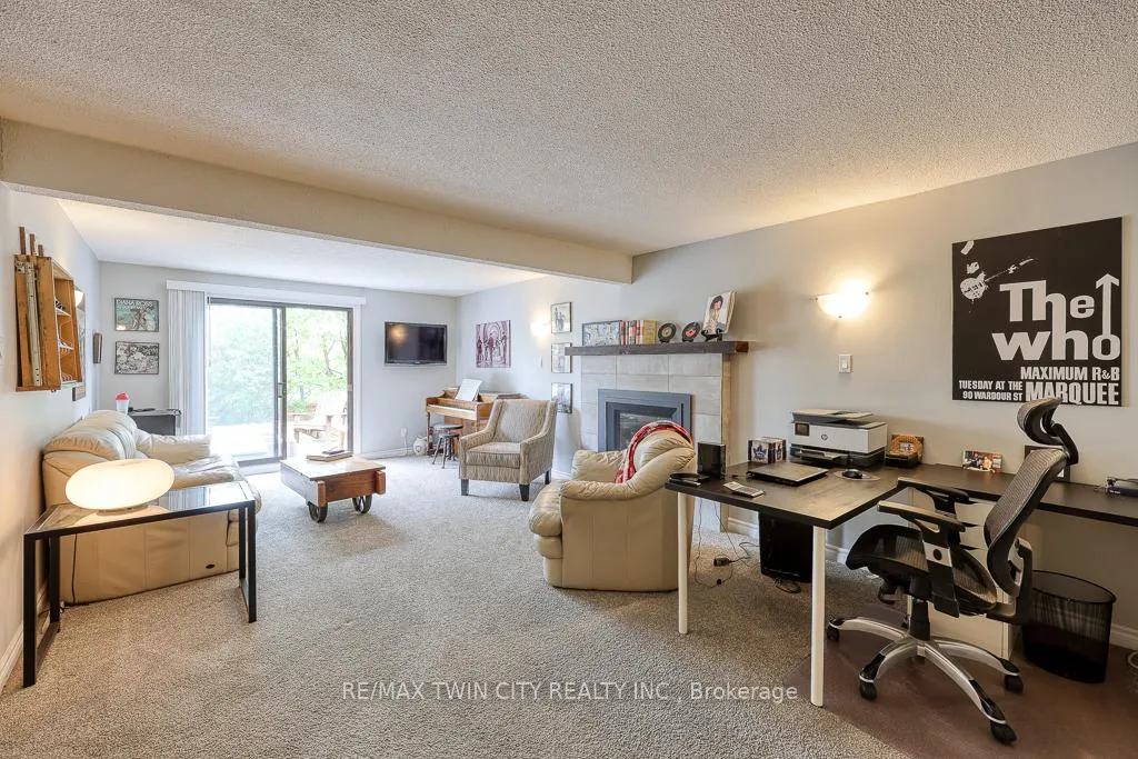 Photo 25 of 18 Charnwood Court, Kitchener — HOMEH