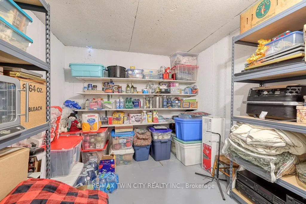Photo 27 of 18 Charnwood Court, Kitchener — HOMEH