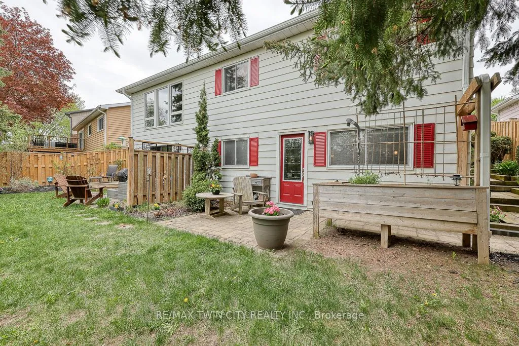 Photo 28 of 18 Charnwood Court, Kitchener — HOMEH
